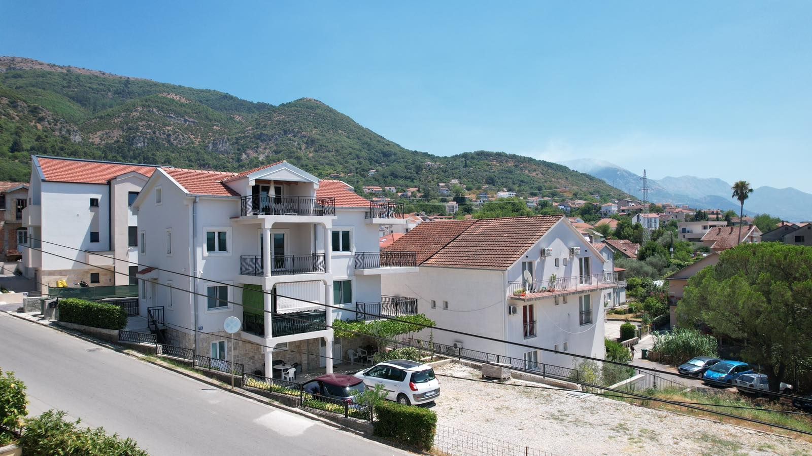 Na prodaju ekskluzivna dvospratna kuća 590m² sa panoramskim pogledom na more – Tivat, Mažina - Amfora Real Estate