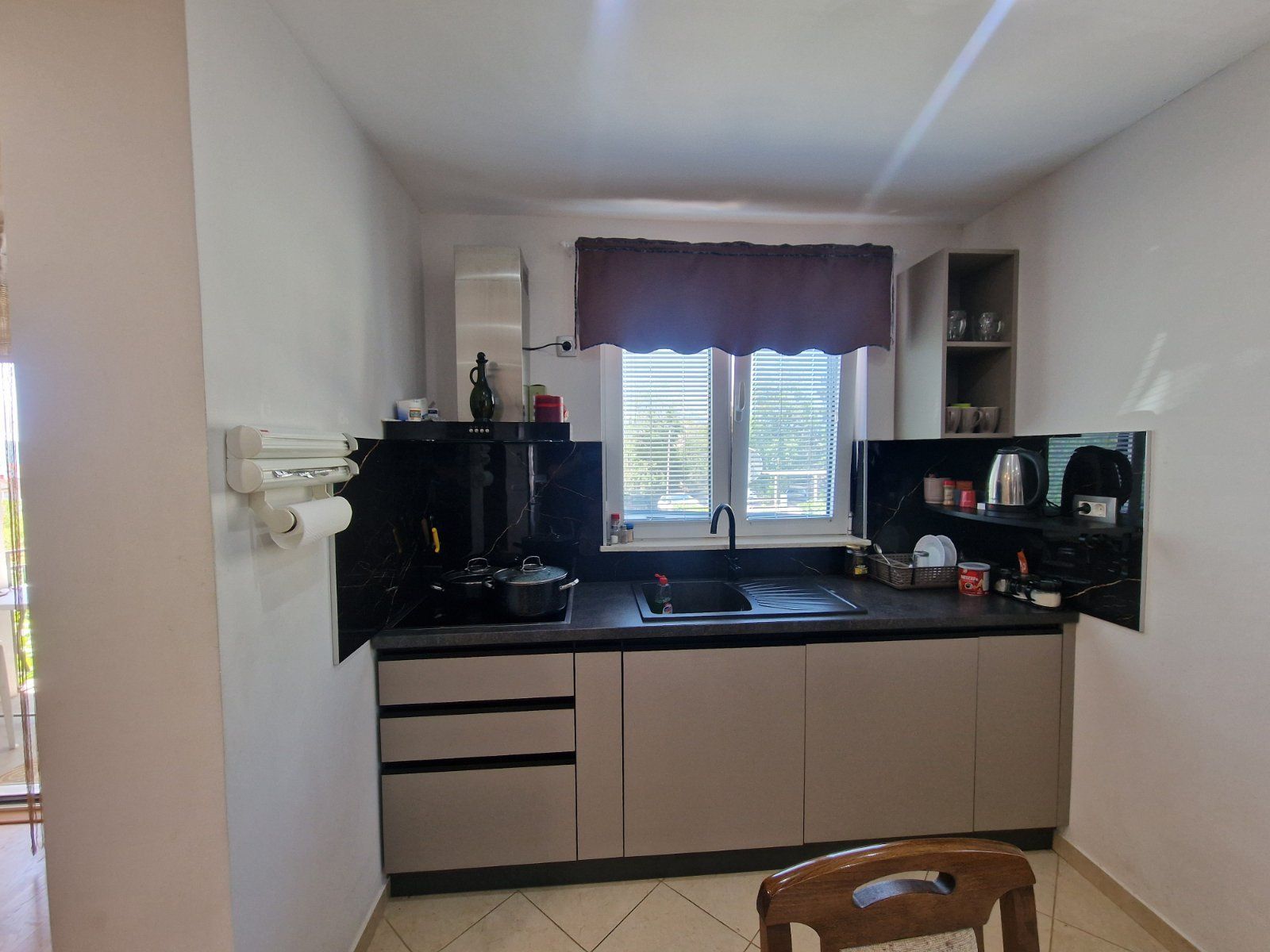 Na prodaju ekskluzivna dvospratna kuća 590m² sa panoramskim pogledom na more – Tivat, Mažina - Amfora Real Estate