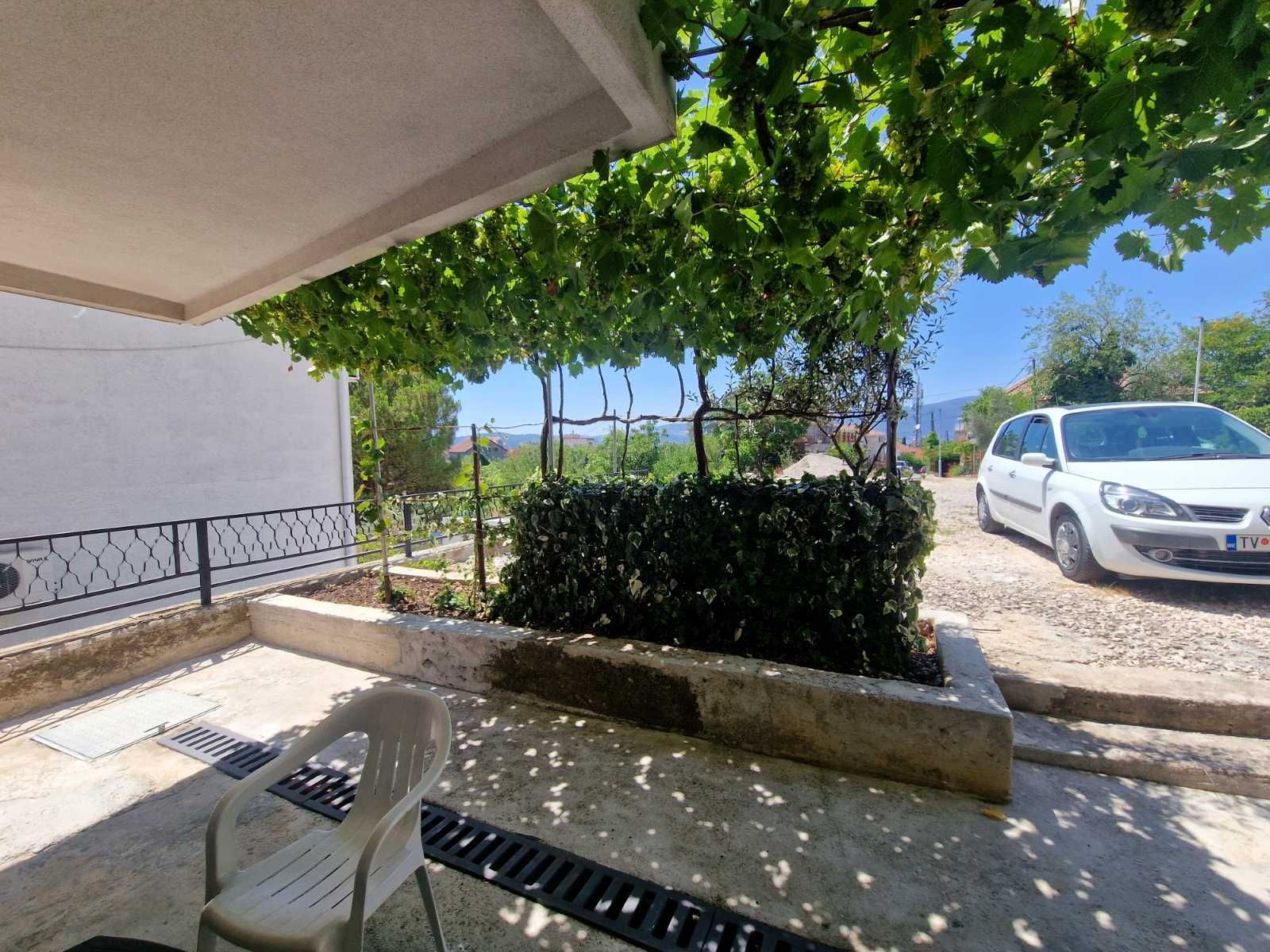 Na prodaju ekskluzivna dvospratna kuća 590m² sa panoramskim pogledom na more – Tivat, Mažina - Amfora Real Estate