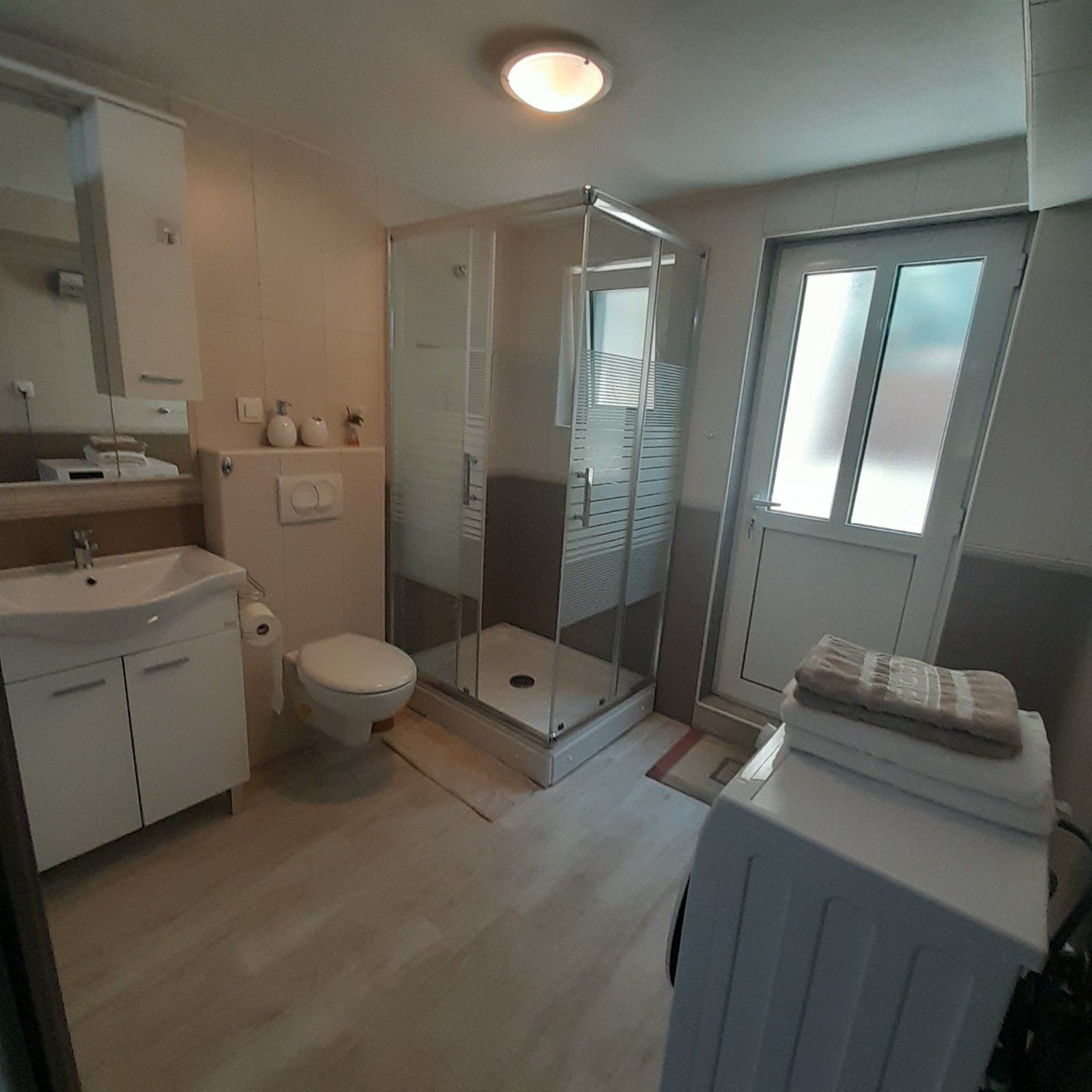 Na prodaju ekskluzivna dvospratna kuća 590m² sa panoramskim pogledom na more – Tivat, Mažina - Amfora Real Estate