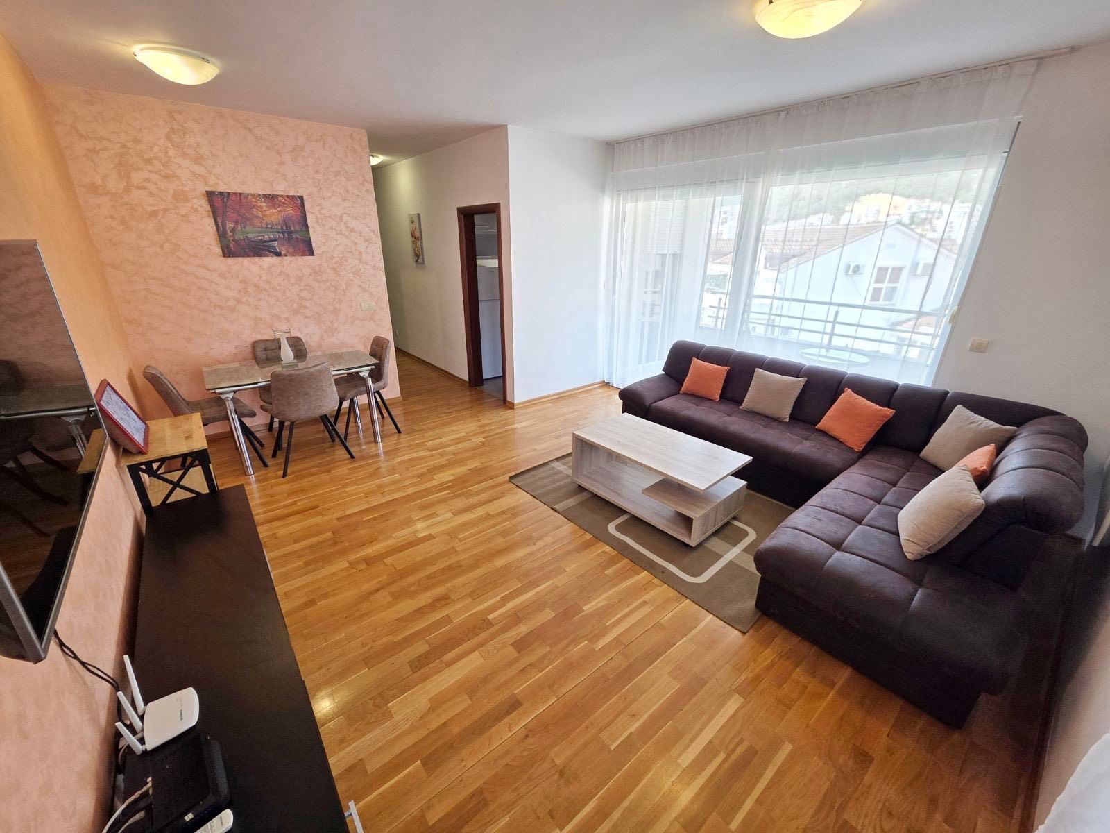 Jednosoban stan 54 m² u centru Budve, 200 metara od mora – odlična investicija - Amfora Real Estate