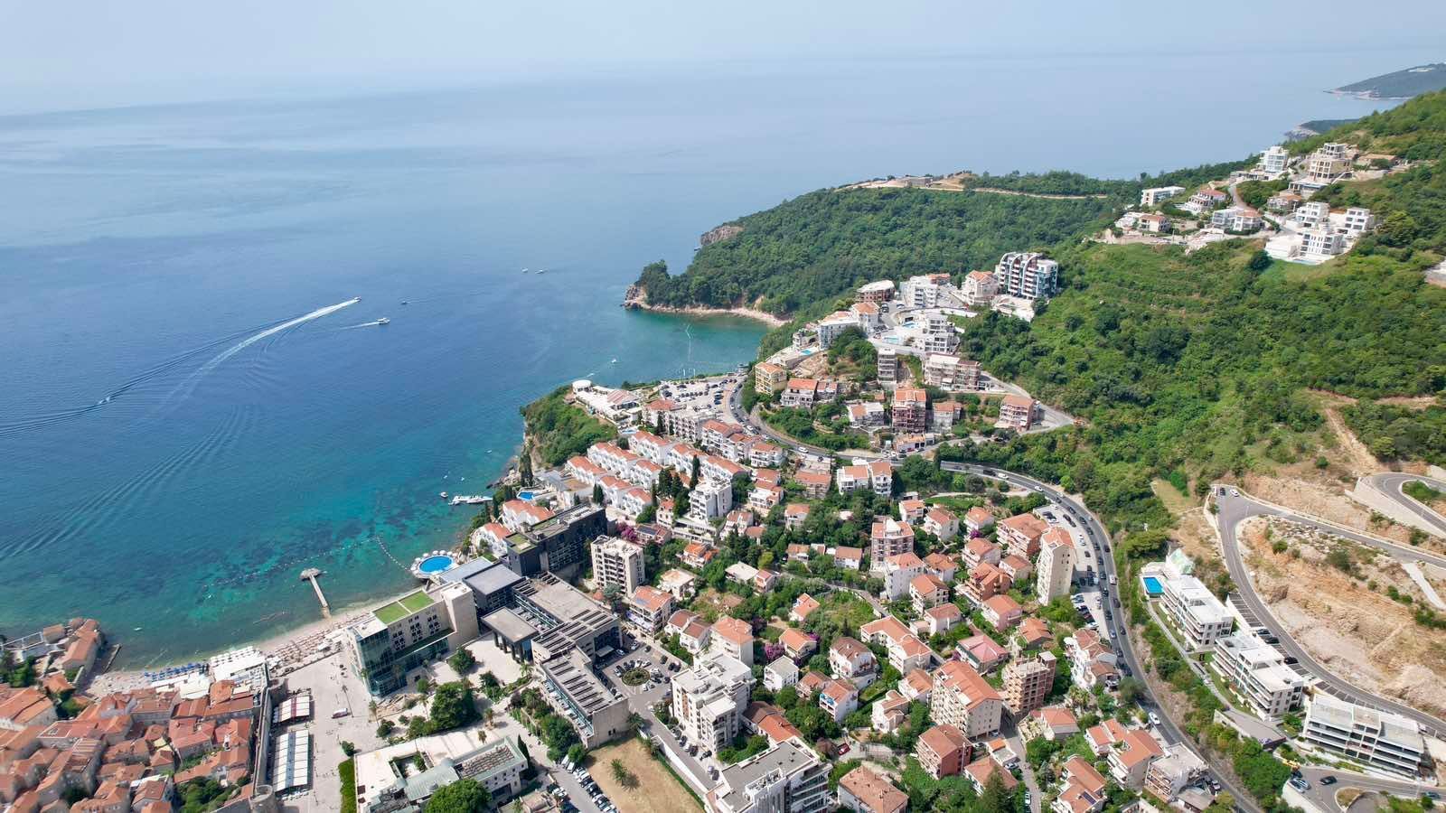 Luksuzna trospratna vila sa bazenom, panoramskim pogledom na more i Stari grad – 184 m², Komoševina, Budva - Amfora Real Estate
