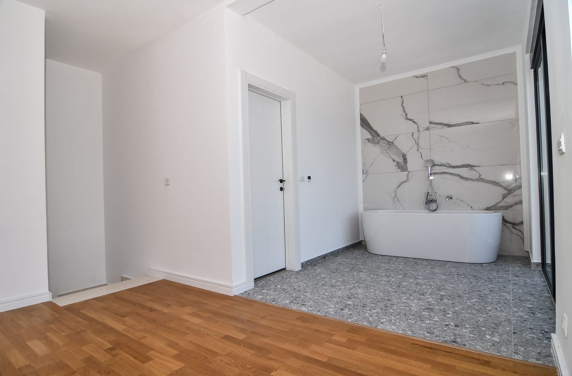 Luksuzna trospratna vila sa bazenom, panoramskim pogledom na more i Stari grad – 184 m², Komoševina, Budva - Amfora Real Estate