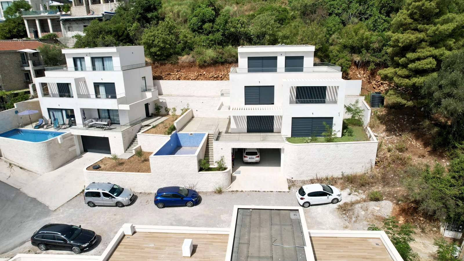 Luksuzna trospratna vila sa bazenom, panoramskim pogledom na more i Stari grad – 184 m², Komoševina, Budva - Amfora Real Estate