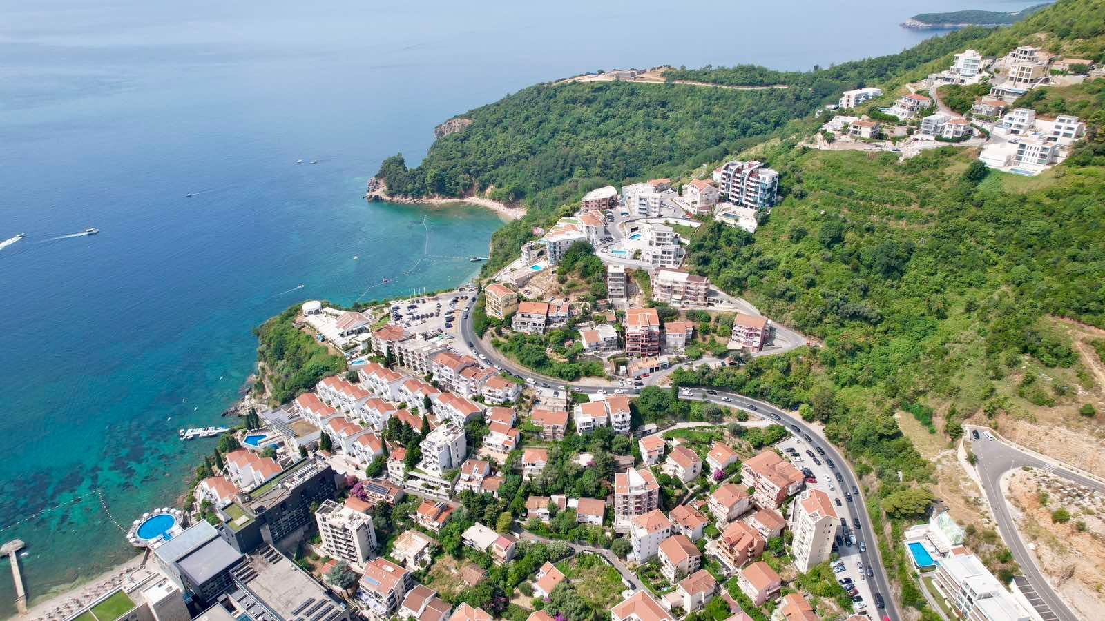 Luksuzna trospratna vila sa bazenom, panoramskim pogledom na more i Stari grad – 184 m², Komoševina, Budva - Amfora Real Estate