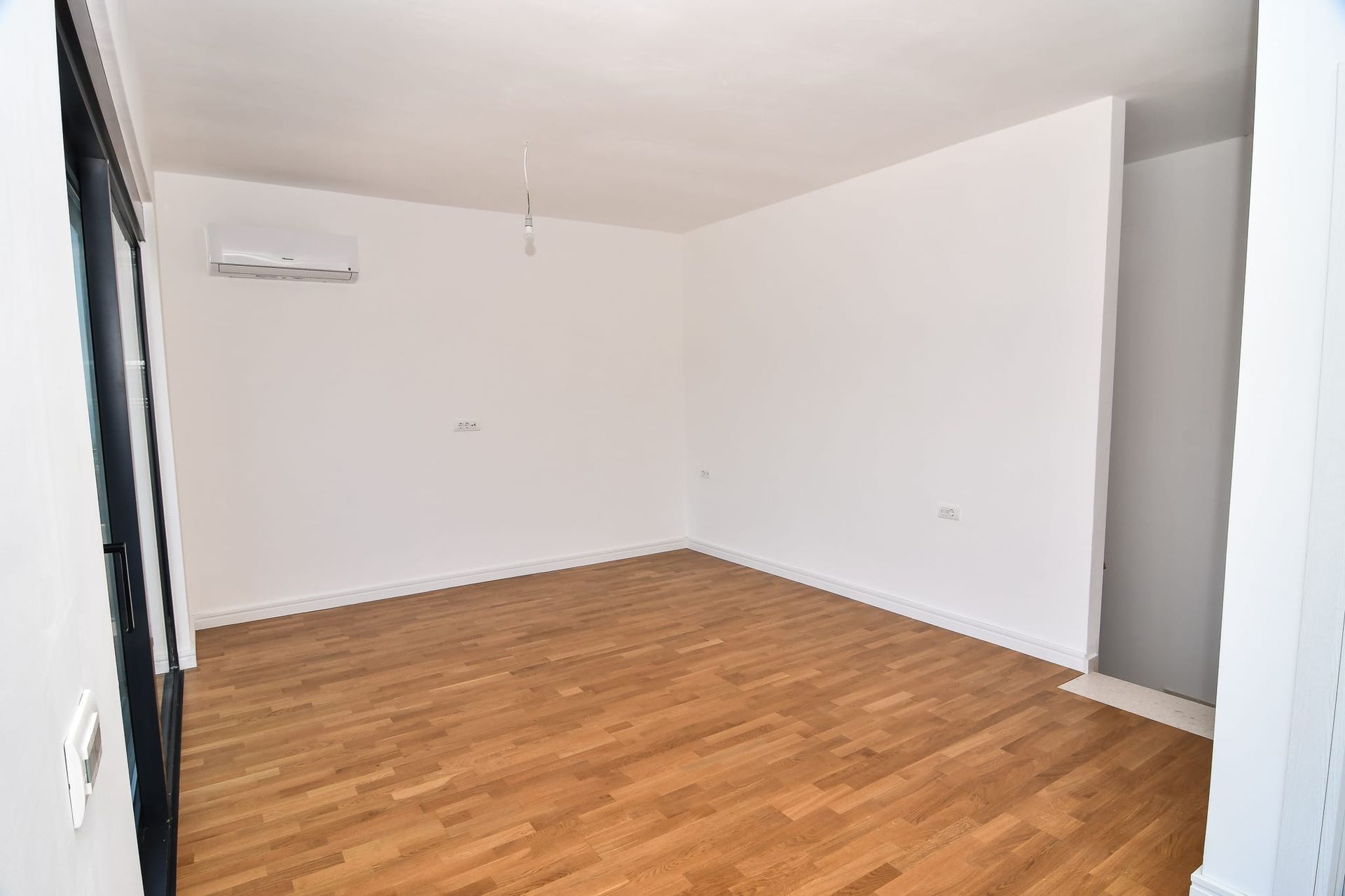 Luksuzna trospratna vila sa bazenom, panoramskim pogledom na more i Stari grad – 184 m², Komoševina, Budva - Amfora Real Estate