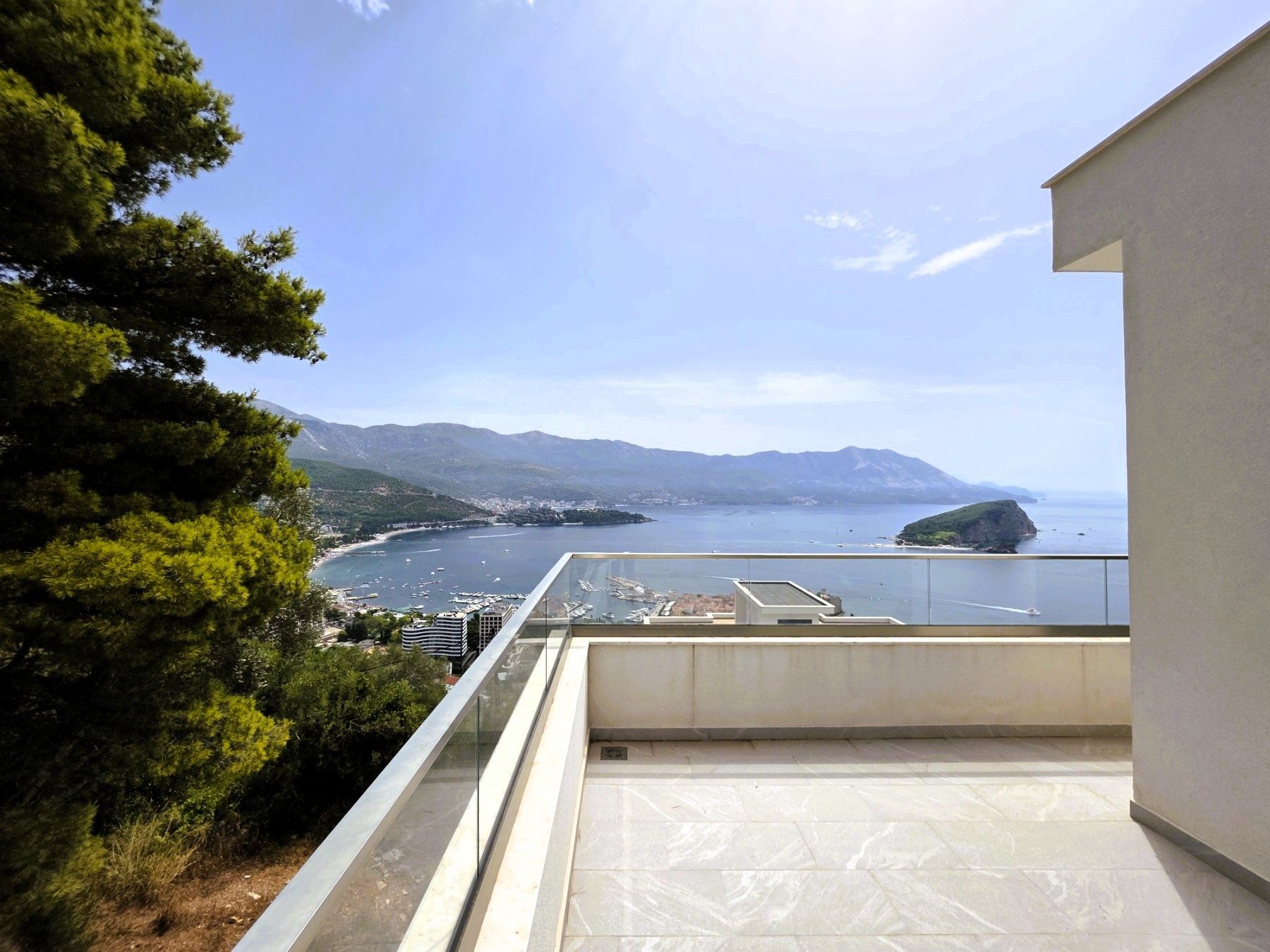 Luksuzna trospratna vila sa bazenom, panoramskim pogledom na more i Stari grad – 184 m², Komoševina, Budva - Amfora Real Estate