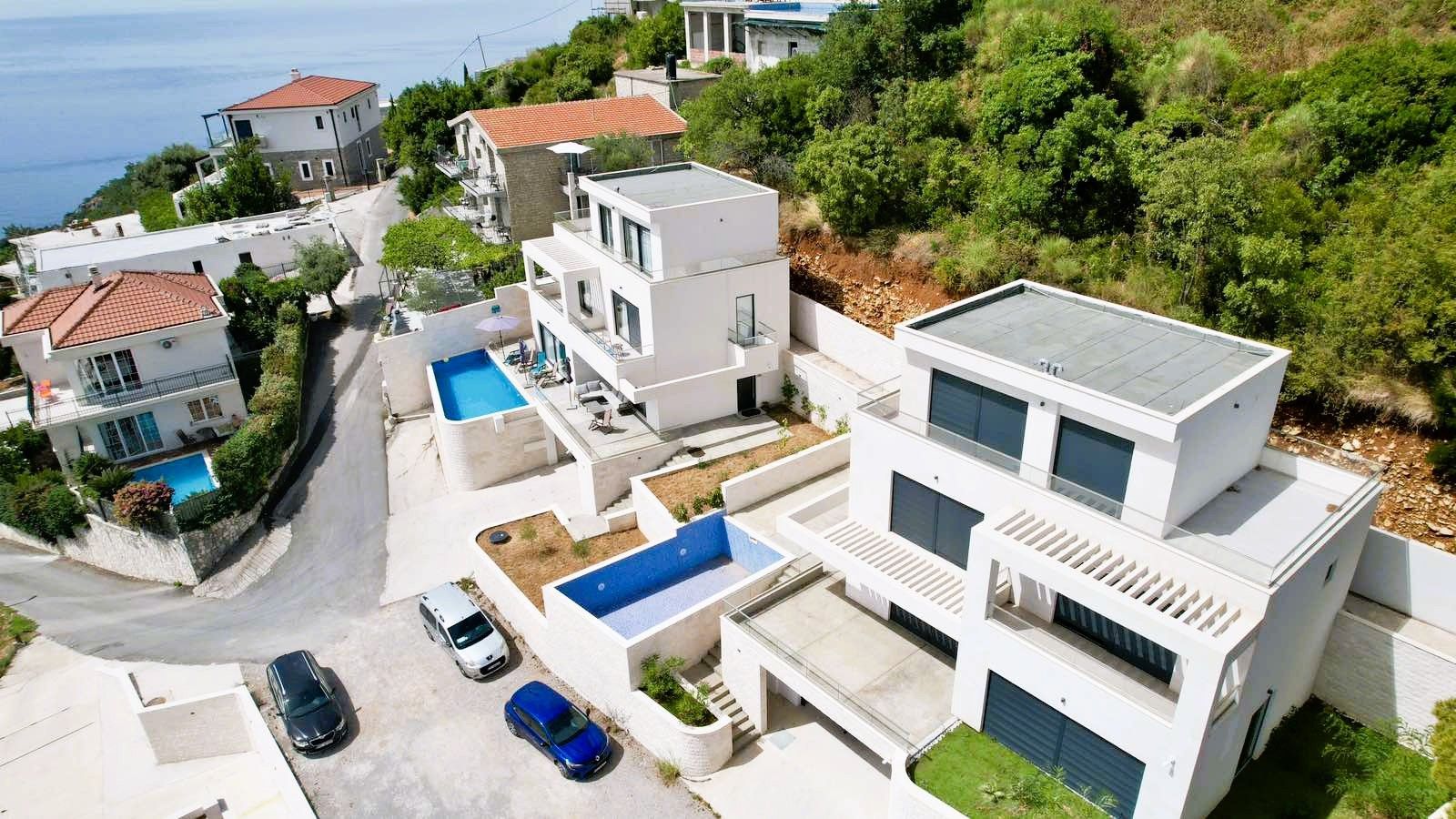 Luksuzna trospratna vila sa bazenom, panoramskim pogledom na more i Stari grad – 184 m², Komoševina, Budva - Amfora Real Estate