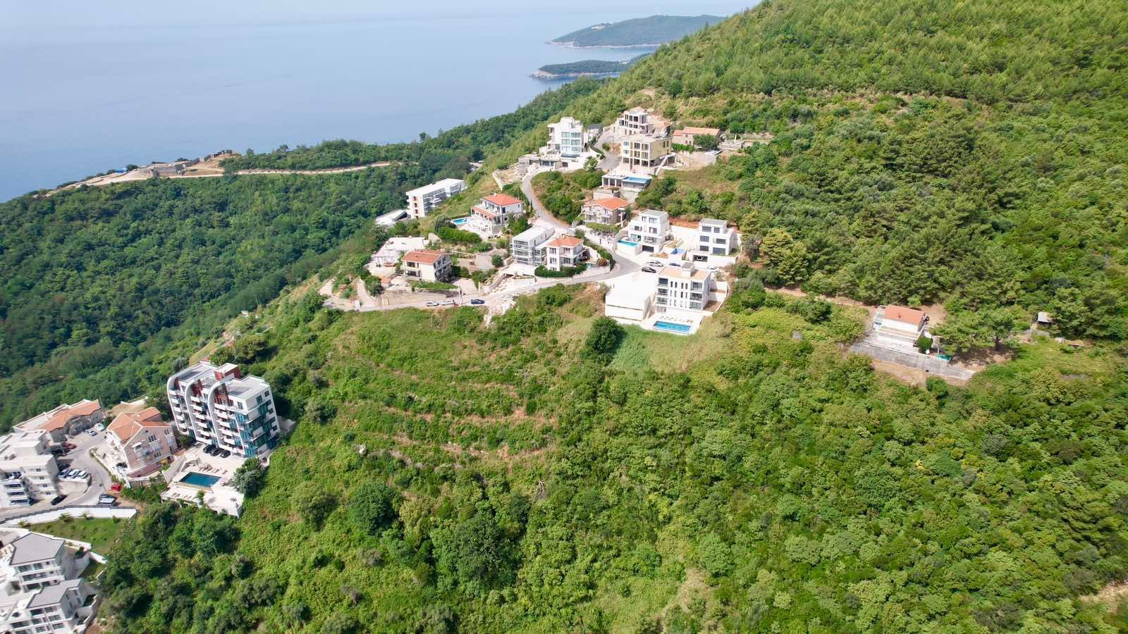 Luksuzna trospratna vila sa bazenom, panoramskim pogledom na more i Stari grad – 184 m², Komoševina, Budva - Amfora Real Estate