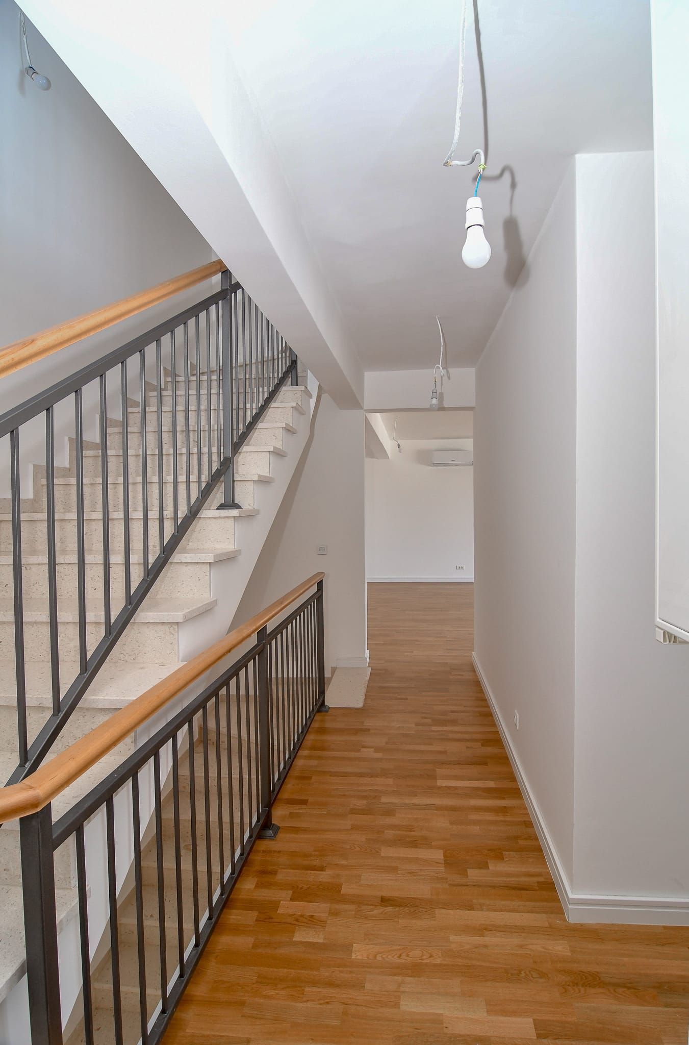 Luksuzna trospratna vila sa bazenom, panoramskim pogledom na more i Stari grad – 184 m², Komoševina, Budva - Amfora Real Estate