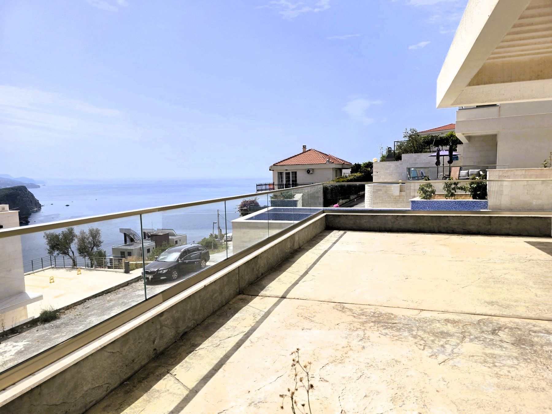 Luksuzna trospratna vila sa bazenom, panoramskim pogledom na more i Stari grad – 184 m², Komoševina, Budva - Amfora Real Estate