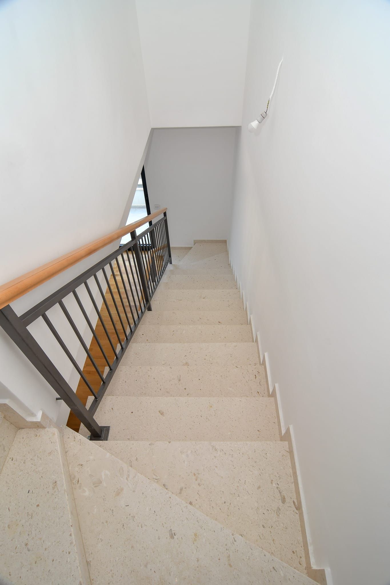 Luksuzna trospratna vila sa bazenom, panoramskim pogledom na more i Stari grad – 184 m², Komoševina, Budva - Amfora Real Estate