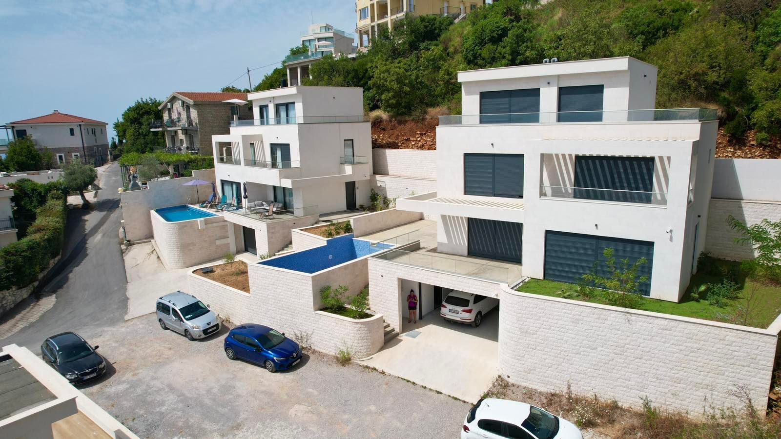 Luksuzna trospratna vila sa bazenom, panoramskim pogledom na more i Stari grad – 184 m², Komoševina, Budva - Amfora Real Estate