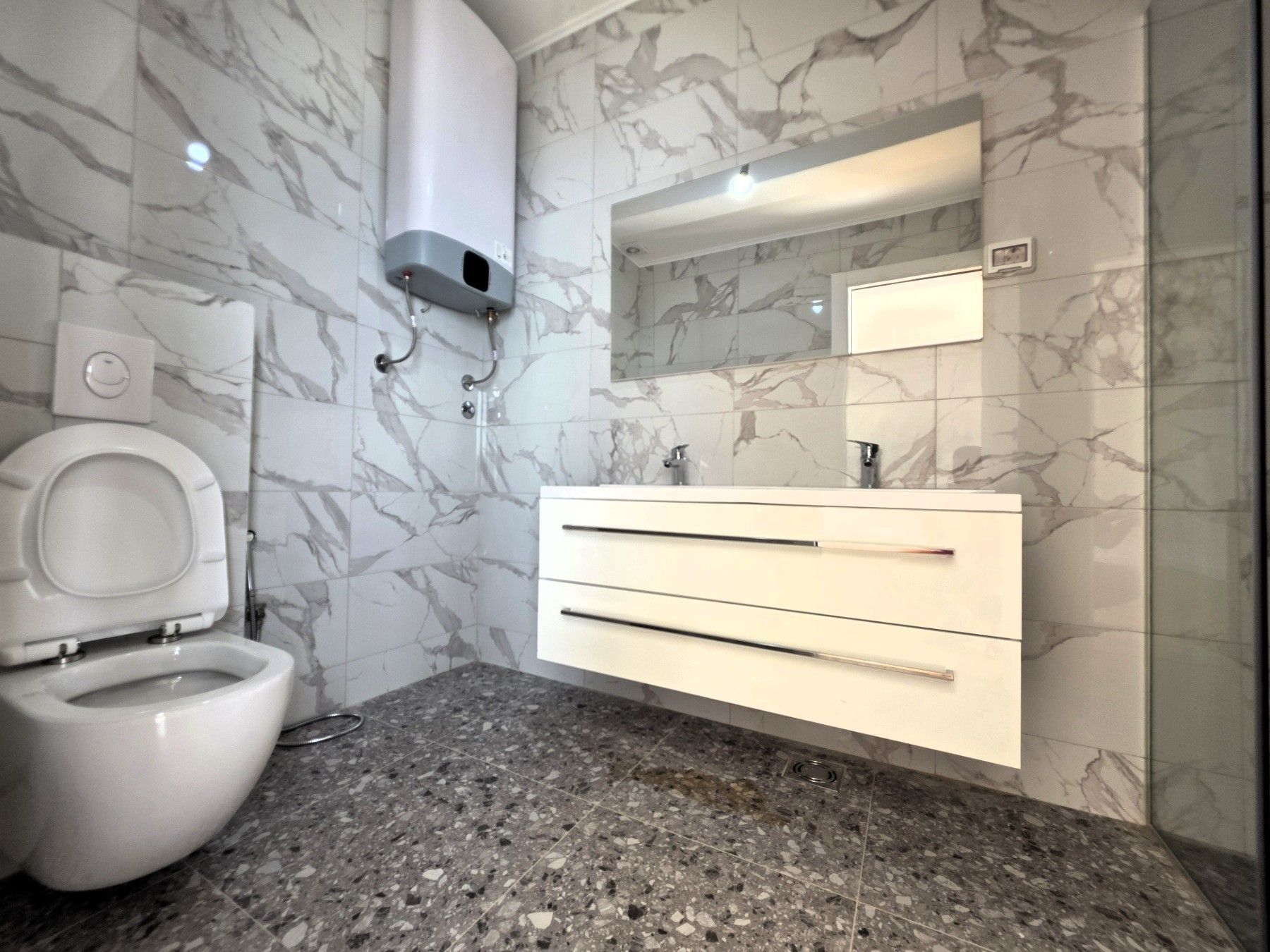 Luksuzna trospratna vila sa bazenom, panoramskim pogledom na more i Stari grad – 184 m², Komoševina, Budva - Amfora Real Estate