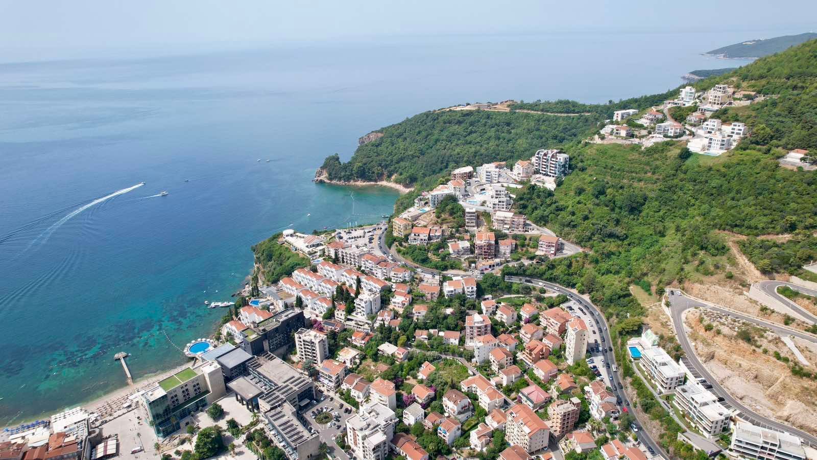 Luksuzna trospratna vila sa bazenom, panoramskim pogledom na more i Stari grad – 184 m², Komoševina, Budva - Amfora Real Estate