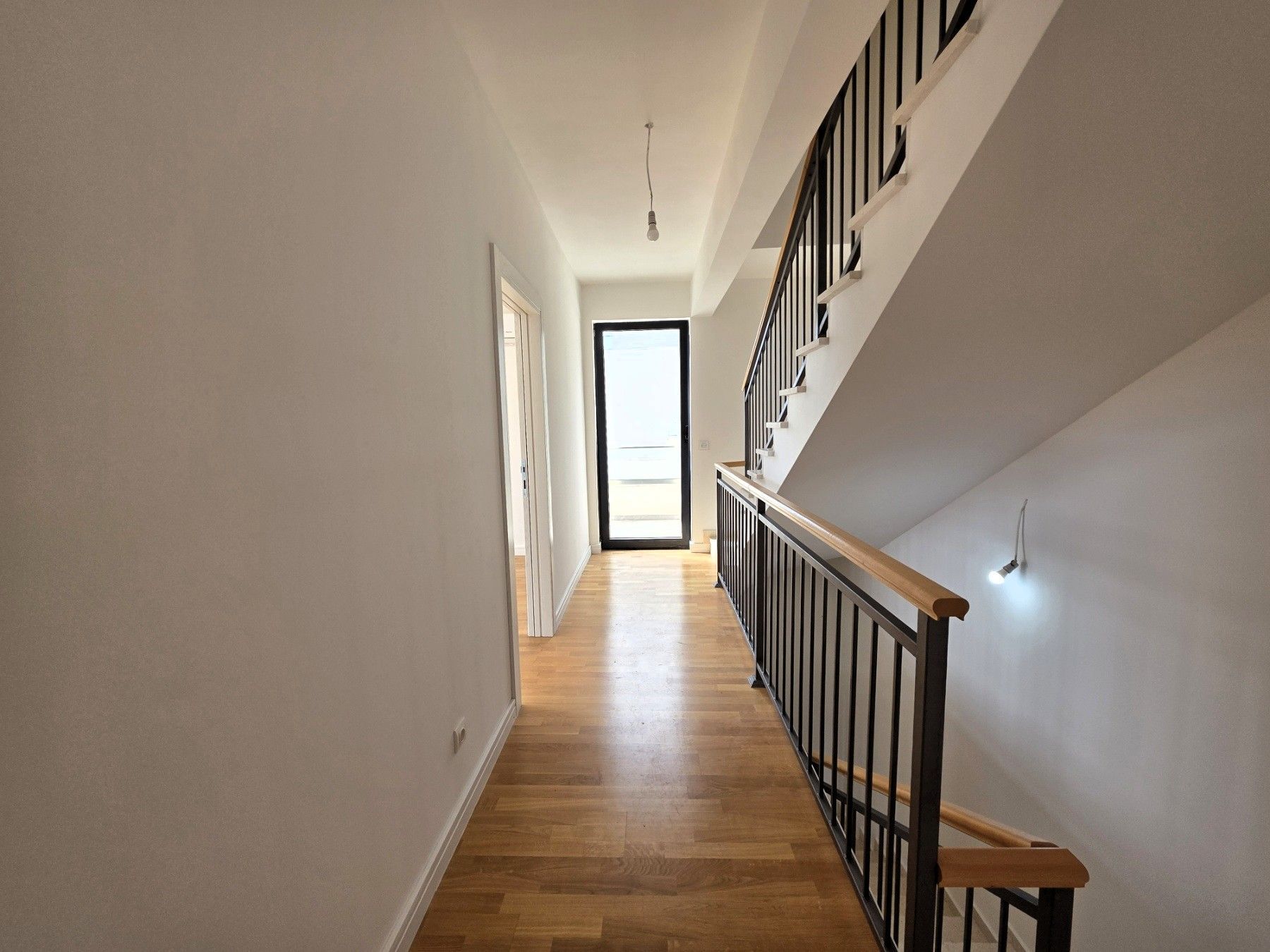 Luksuzna trospratna vila sa bazenom, panoramskim pogledom na more i Stari grad – 184 m², Komoševina, Budva - Amfora Real Estate