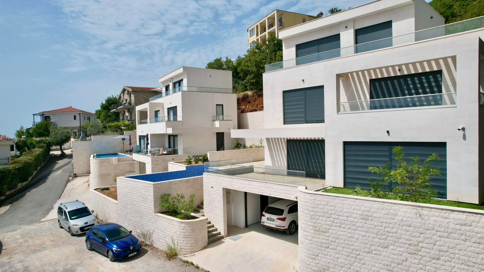 Luksuzna trospratna vila sa bazenom, panoramskim pogledom na more i Stari grad – 184 m², Komoševina, Budva - Amfora Real Estate