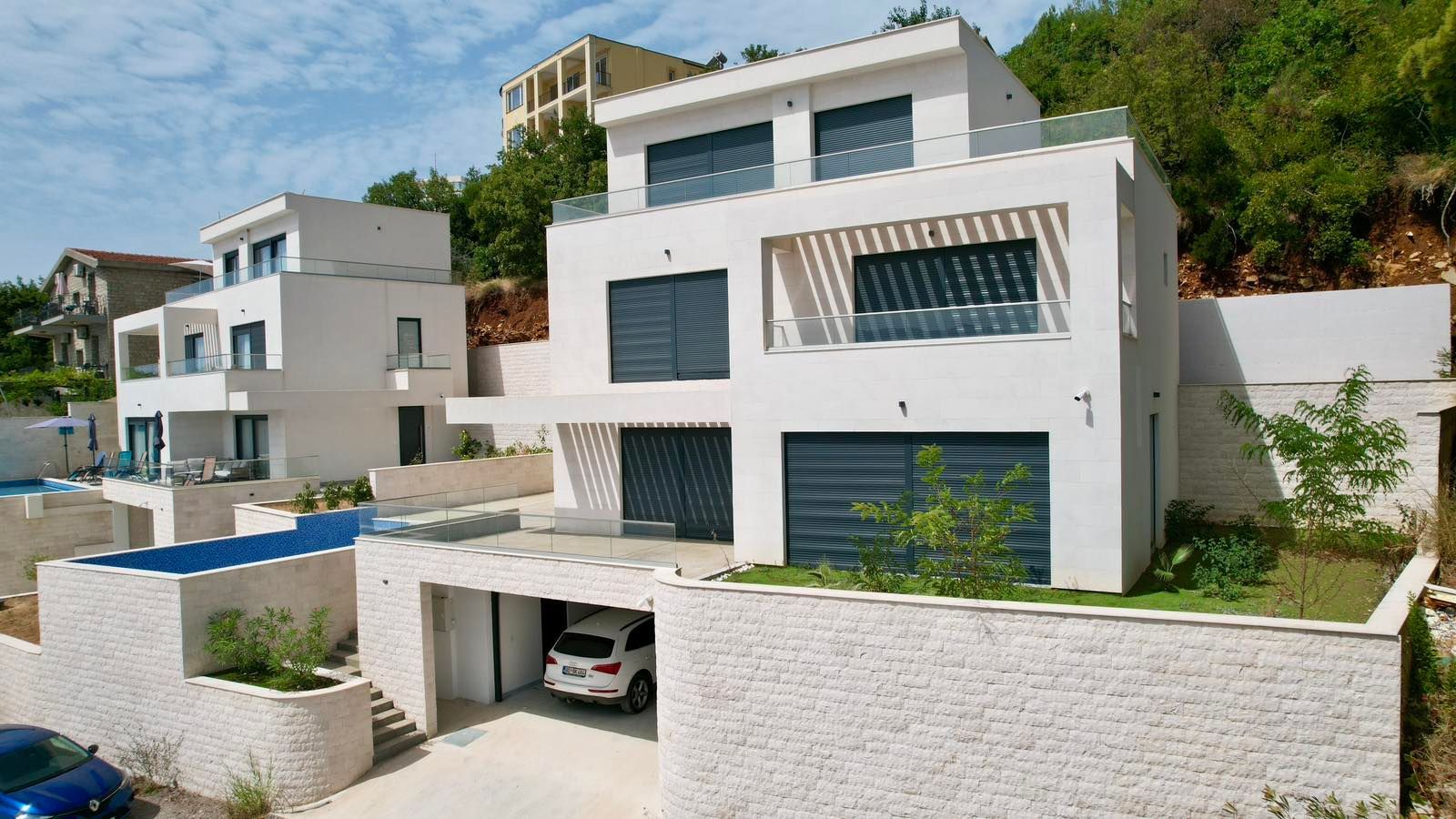 Luksuzna trospratna vila sa bazenom, panoramskim pogledom na more i Stari grad – 184 m², Komoševina, Budva - Amfora Real Estate