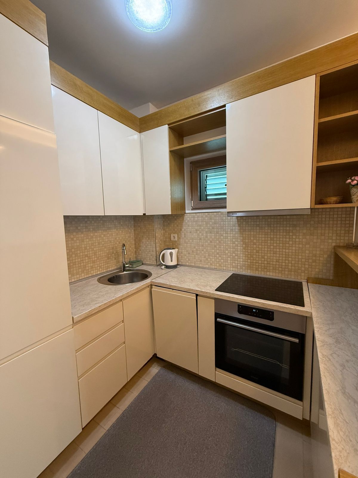 Przno-Luksuzan dvosoban stan 70m2 (IZDAVANJE NA DUZI PERIOD) - Amfora Real Estate