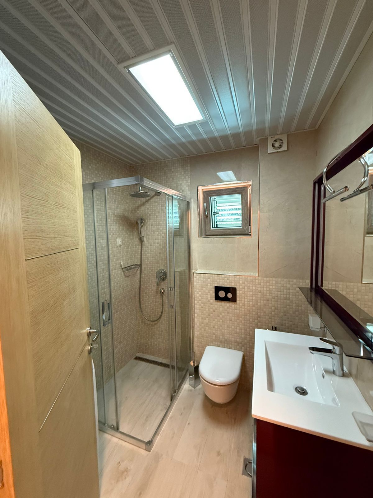 Przno-Luksuzan dvosoban stan 70m2 (IZDAVANJE NA DUZI PERIOD) - Amfora Real Estate