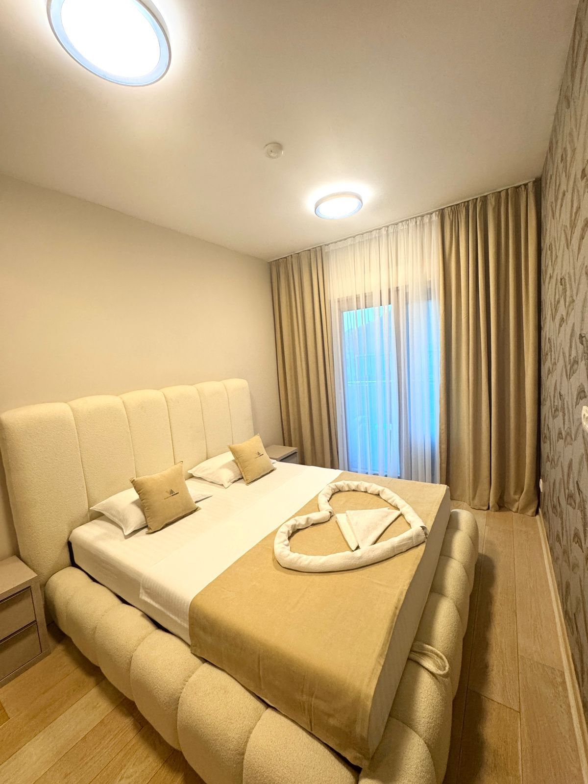 Przno-Luksuzan jednosoban stan 49m2 sa pogledom na more (IZDAVANJE NA DUZI PERIOD) - Amfora Real Estate