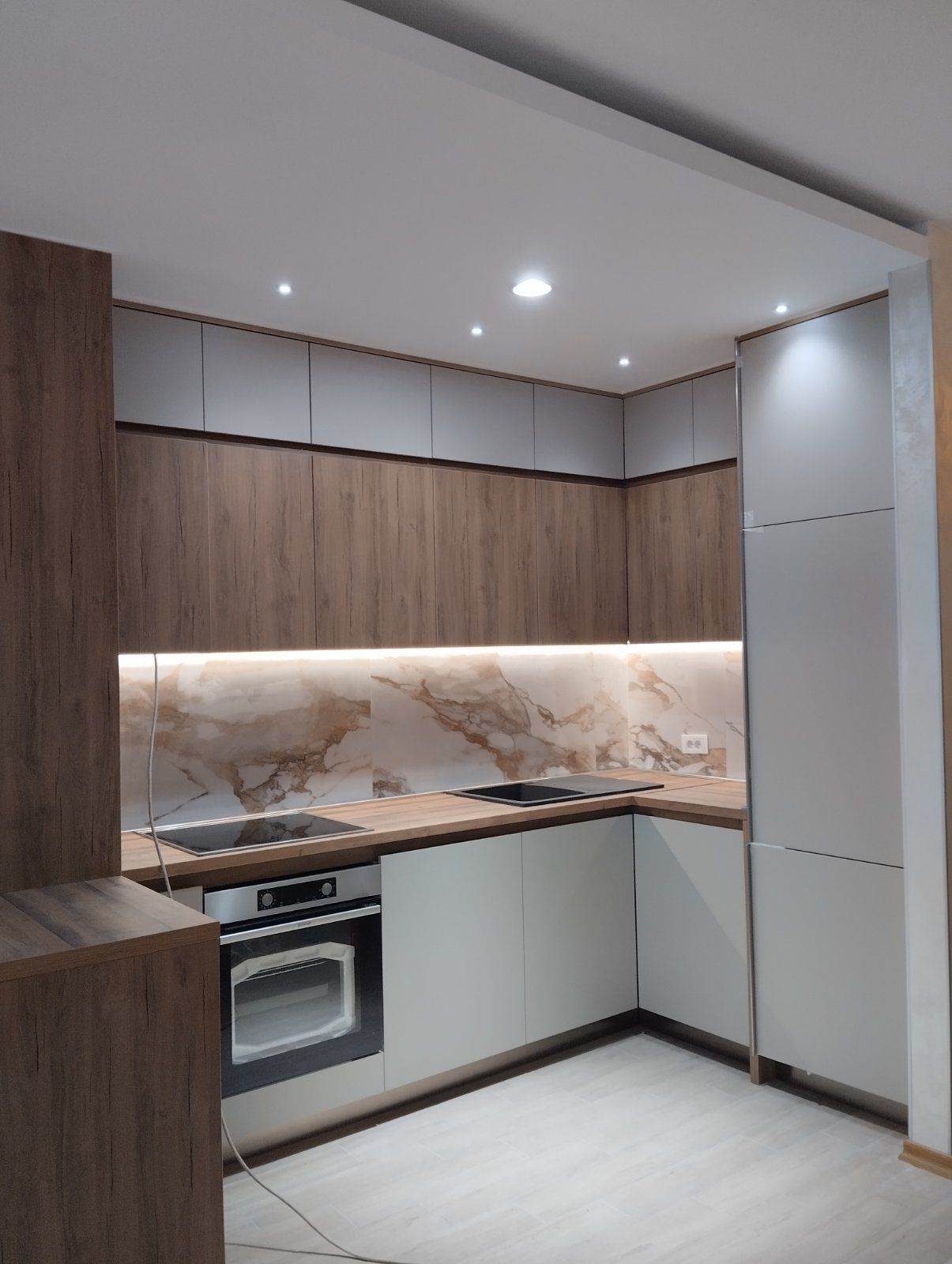 Prodaja moderno opremljenog dvosobnog stana 70 m² sa garažnim mestom – The Old Bakery, Budva - Amfora Real Estate