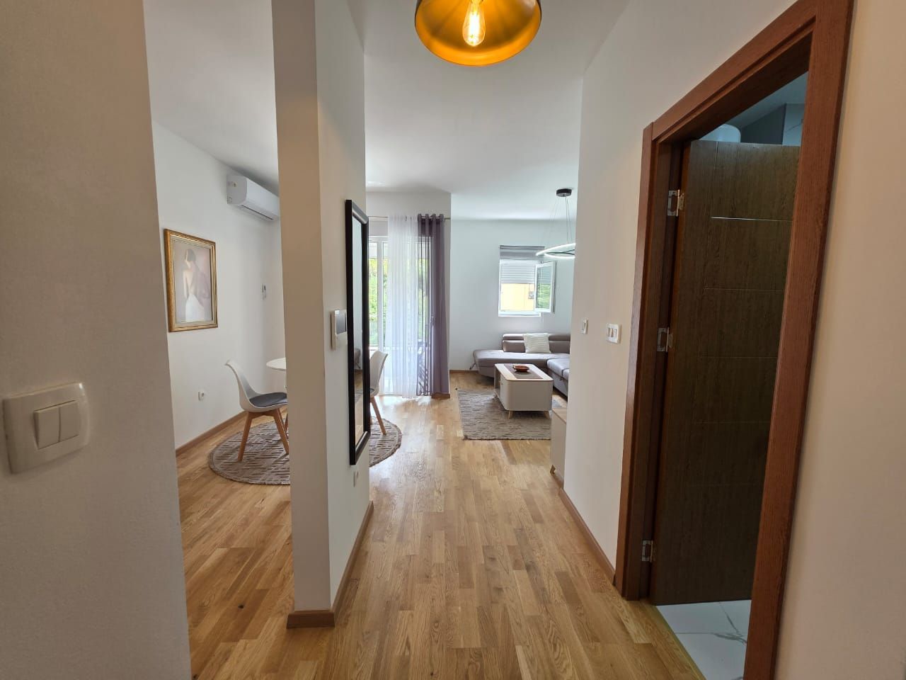 Moderno opremljen studio apartman 31m² sa bočnim pogledom na more – Bečići - Amfora Real Estate