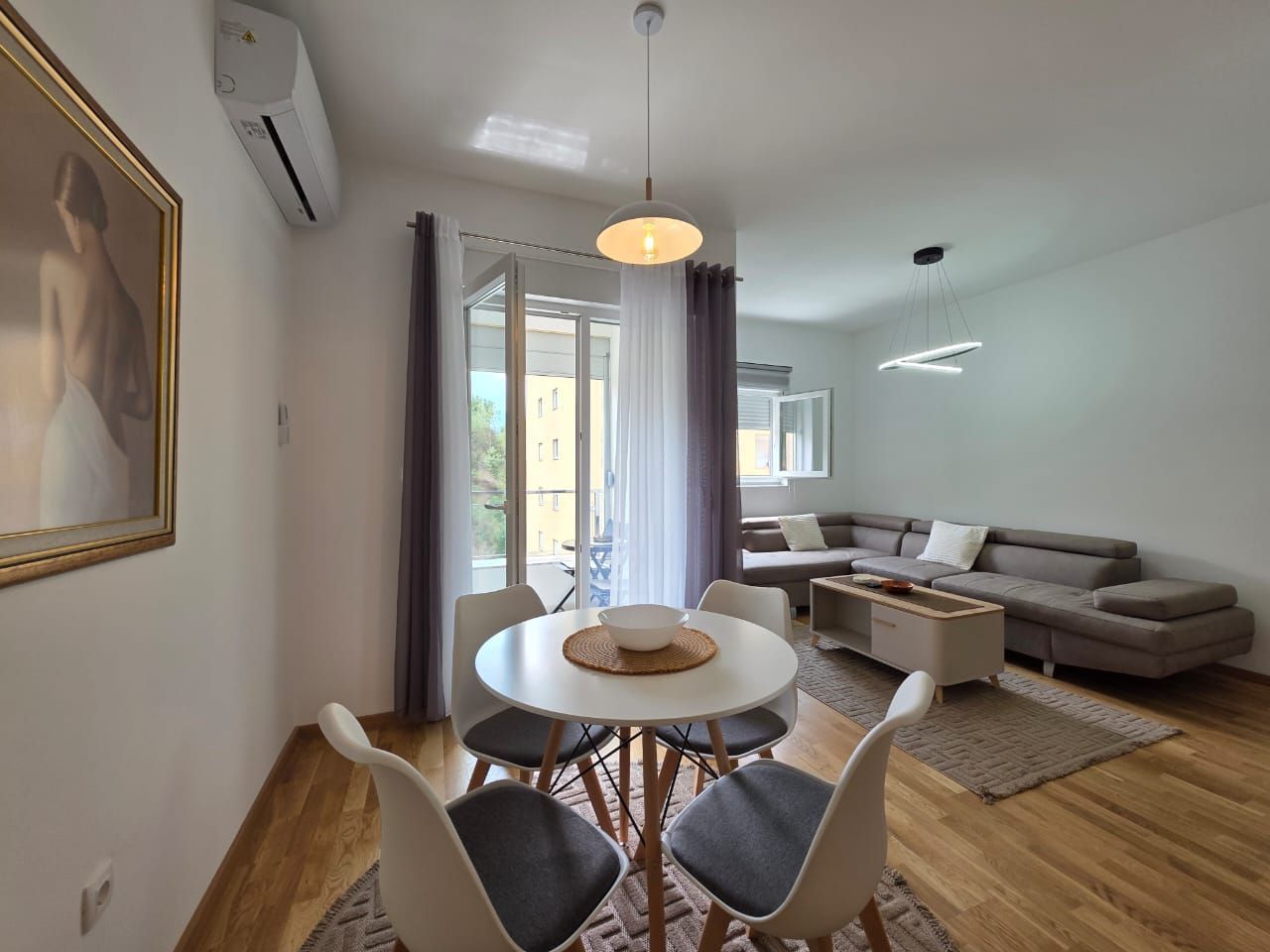 Moderno opremljen studio apartman 31m² sa bočnim pogledom na more – Bečići - Amfora Real Estate