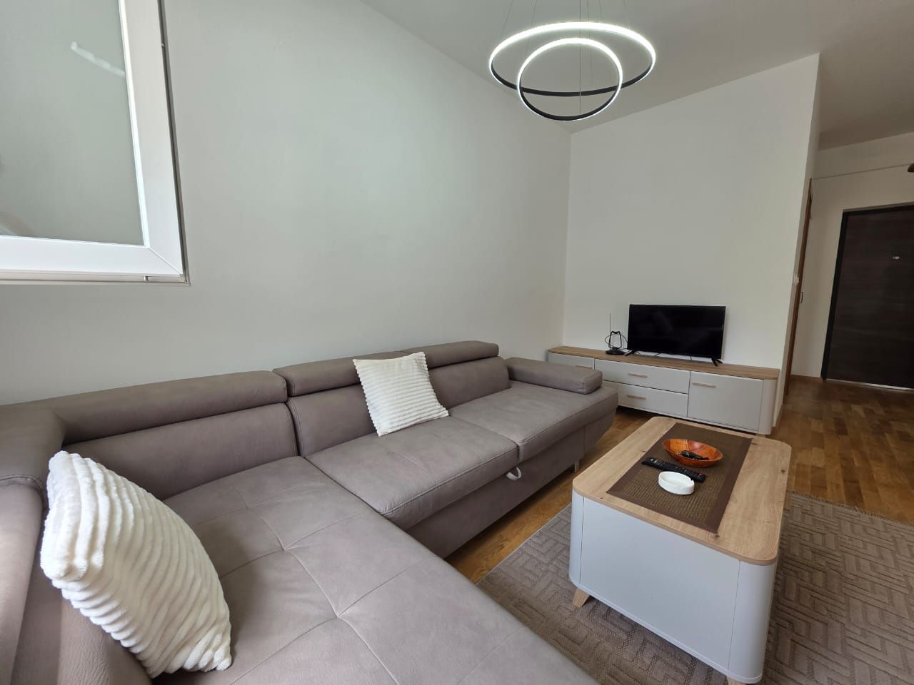 Moderno opremljen studio apartman 31m² sa bočnim pogledom na more – Bečići - Amfora Real Estate