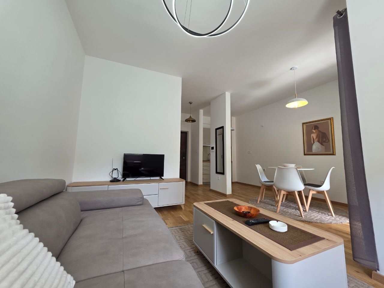 Moderno opremljen studio apartman 31m² sa bočnim pogledom na more – Bečići - Amfora Real Estate