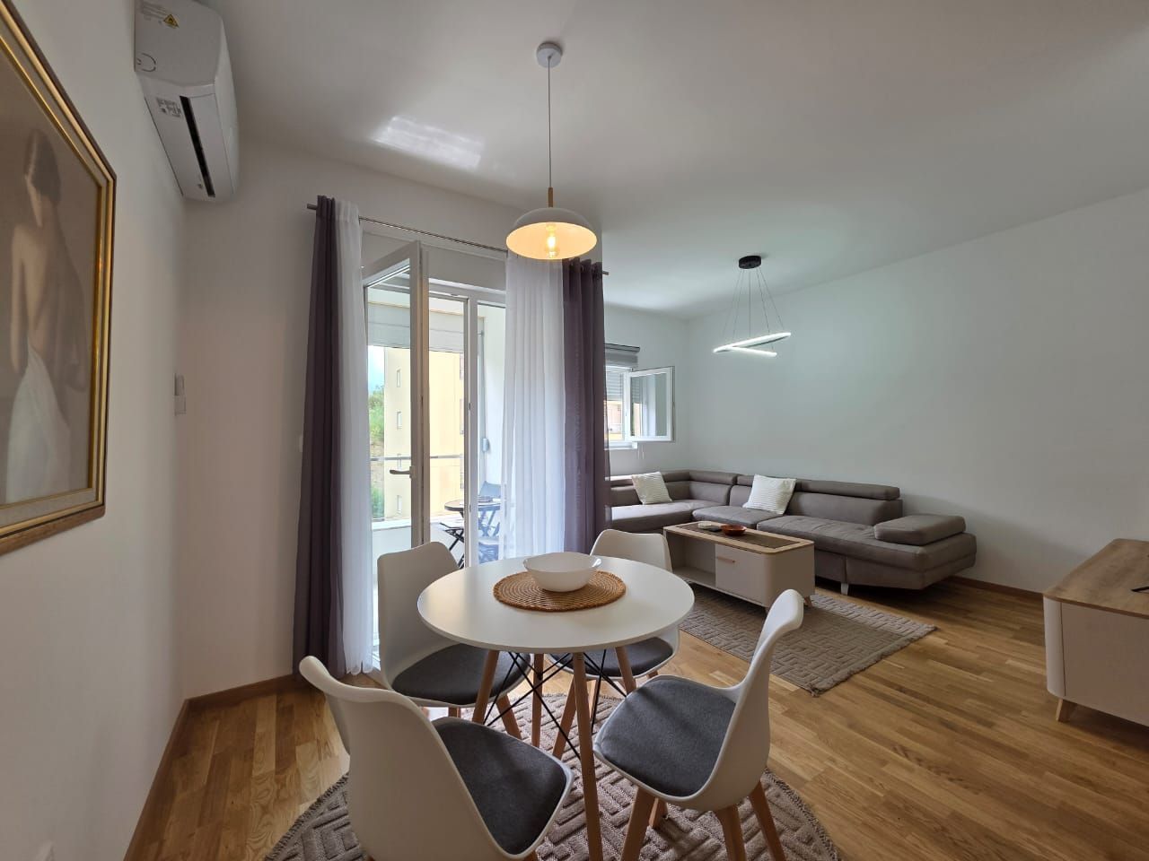 Moderno opremljen studio apartman 31m² sa bočnim pogledom na more – Bečići - Amfora Real Estate