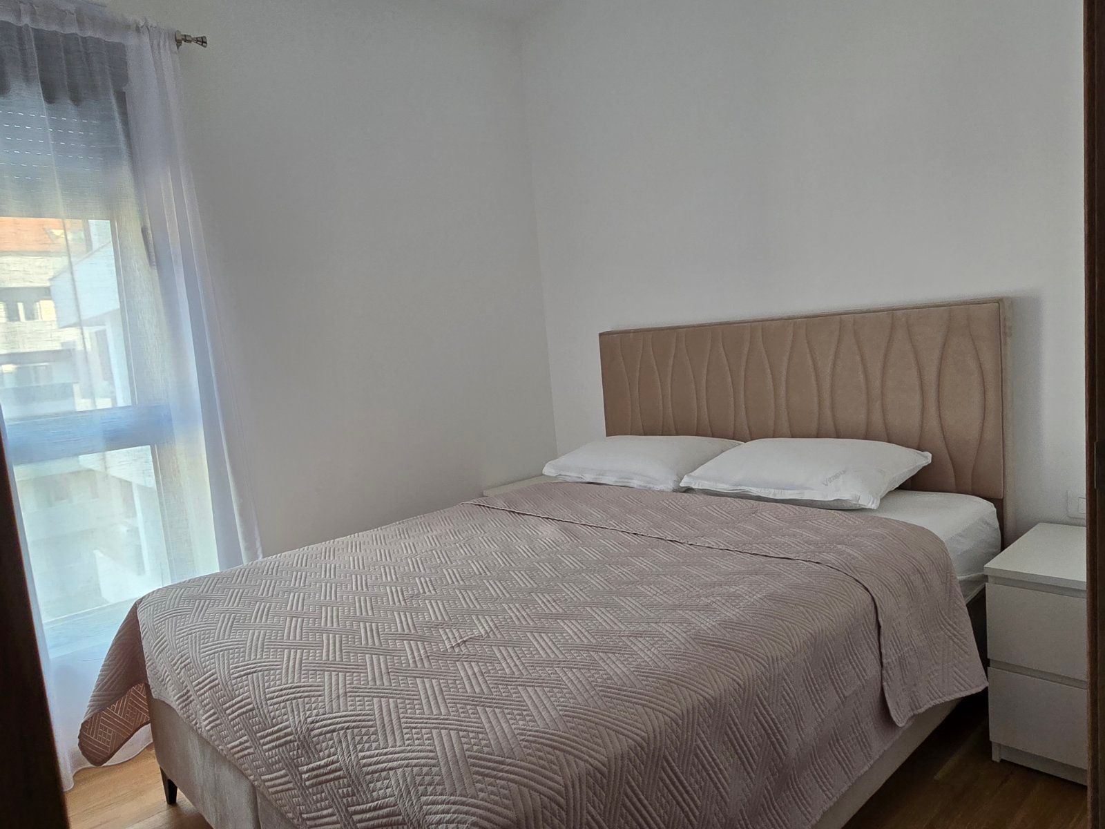 Namesten dvosoban stan sa garaznim mestom, Budva-Rozino (Na duzi period,dostupno od 01.09.2025) - Amfora Real Estate