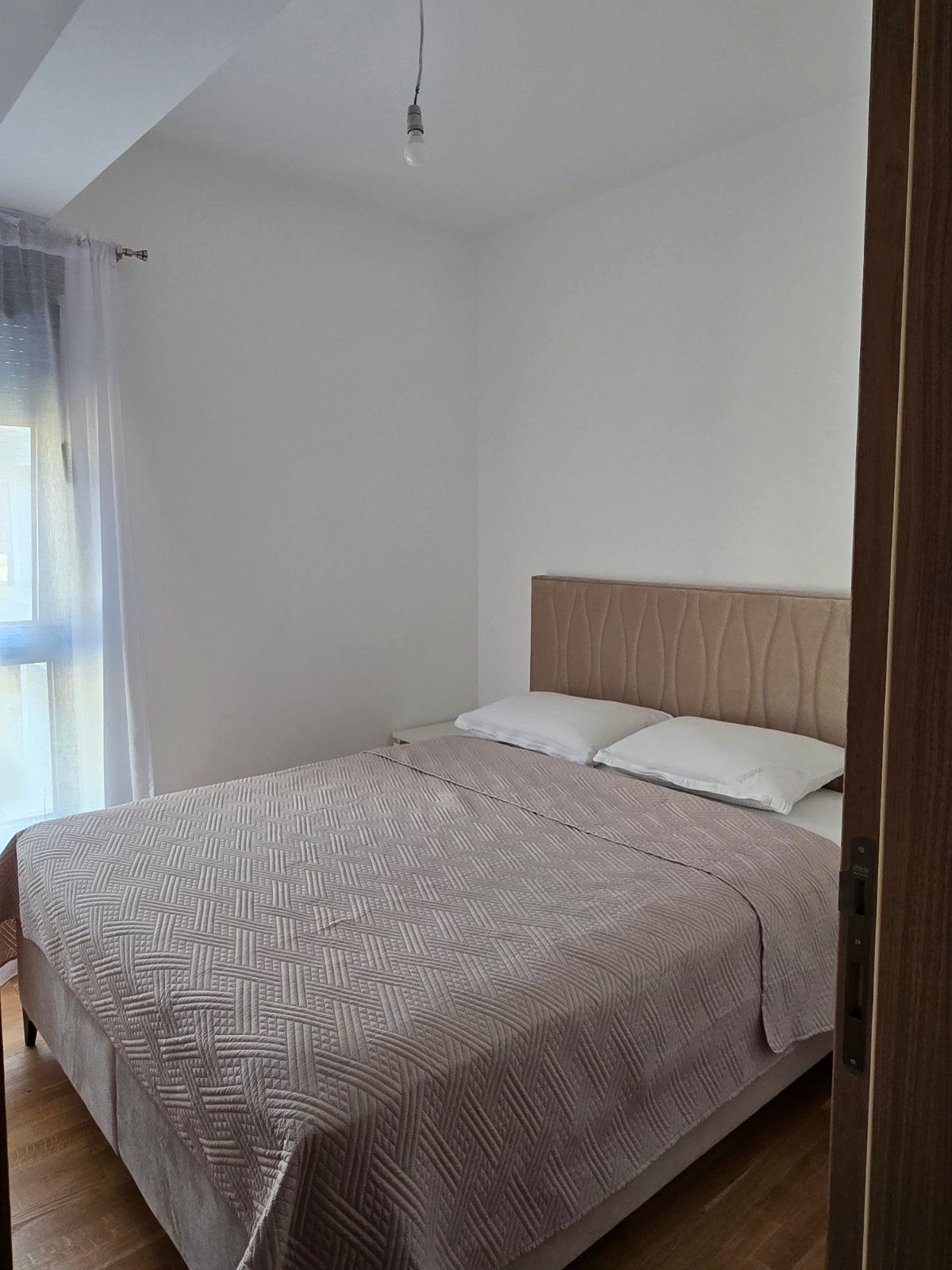 Namesten dvosoban stan sa garaznim mestom, Budva-Rozino (Na duzi period,dostupno od 01.09.2025) - Amfora Real Estate