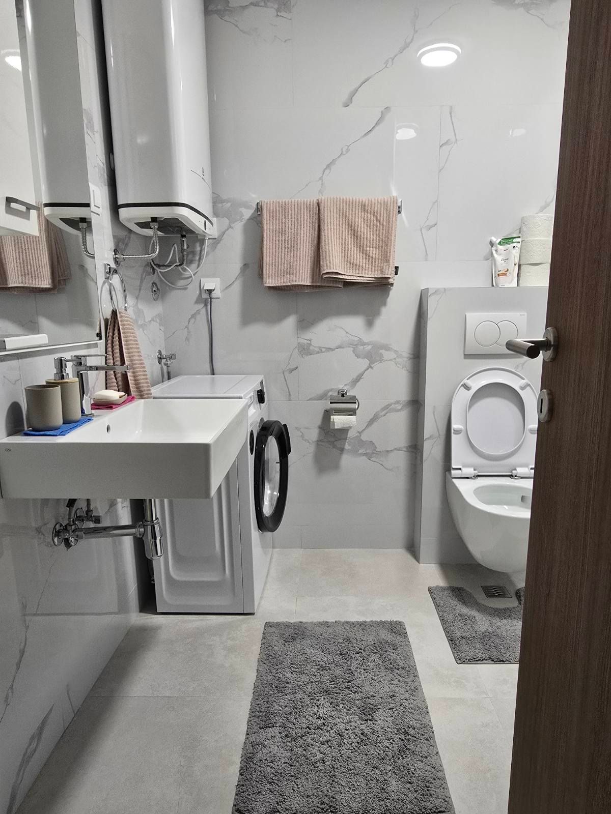 Namesten dvosoban stan sa garaznim mestom, Budva-Rozino (Na duzi period,dostupno od 01.09.2025) - Amfora Real Estate