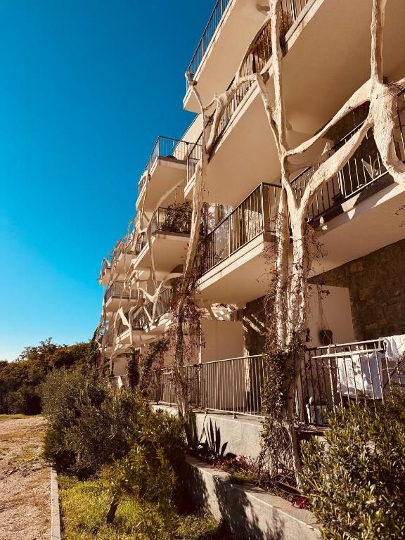 Jednosoban stan 42m² sa pogledom na more u Pržnu, Budva – U kompleksu sa bazenom i parkingom - Amfora Real Estate