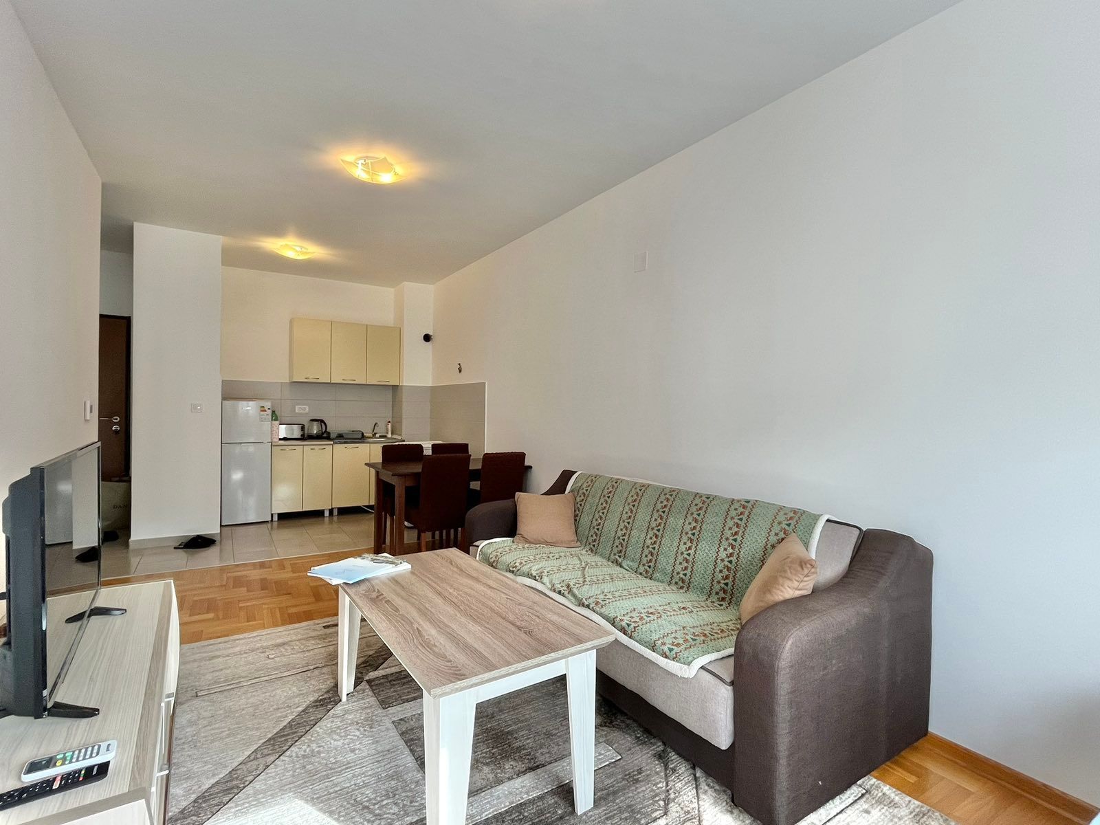 Jednosoban namešten stan ,Rozino-Budva (Na duzi period) - Amfora Real Estate