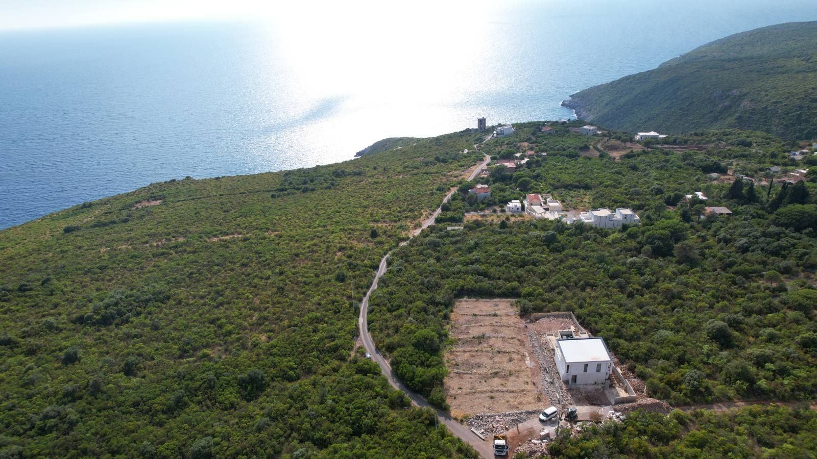 Urbanizovan plac 2270m² sa panoramskim pogledom na more – Zagora, Kotor – Hitna prodaja - Amfora Real Estate