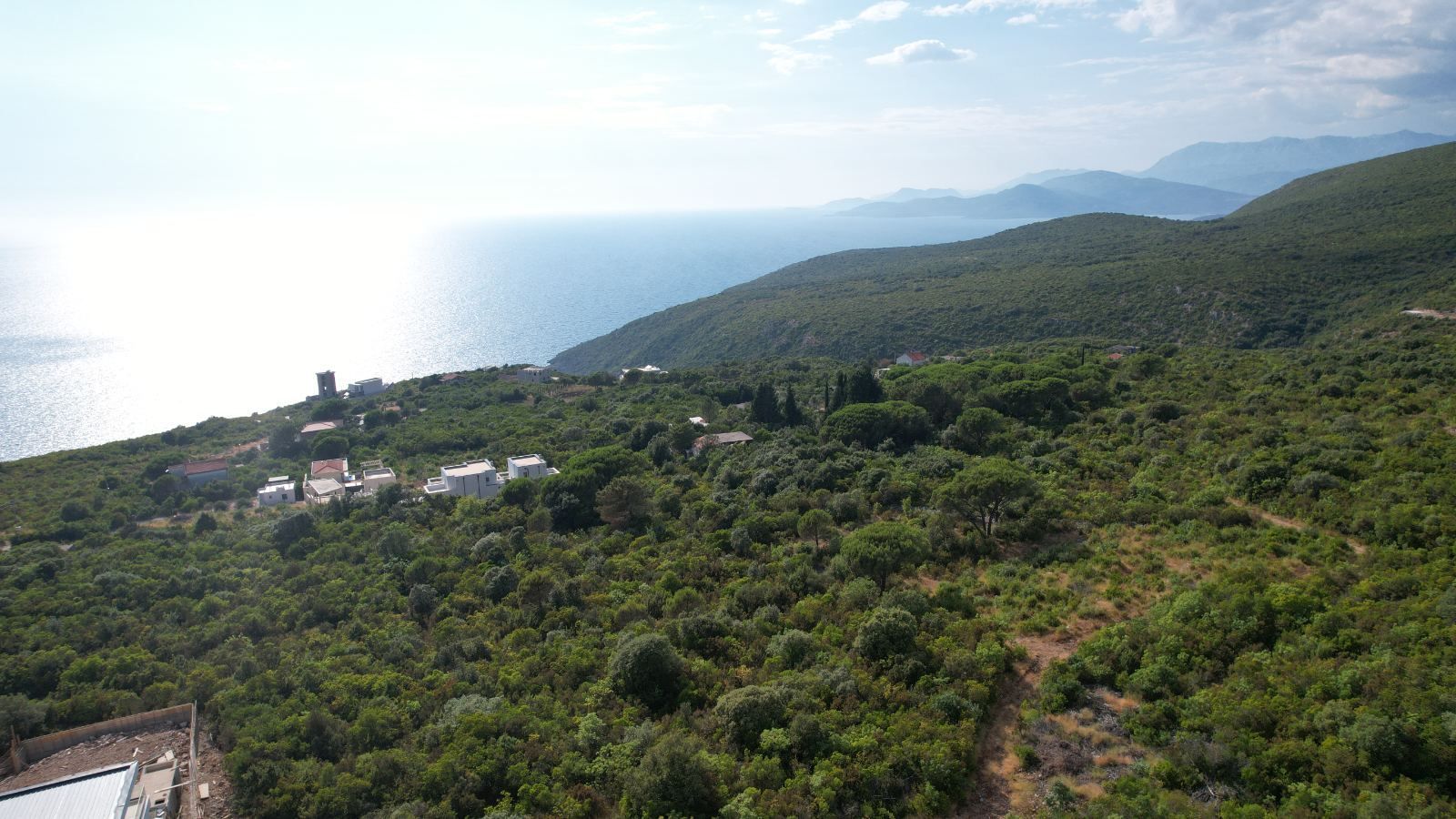 Urbanizovan plac 2270m² sa panoramskim pogledom na more – Zagora, Kotor – Hitna prodaja - Amfora Real Estate