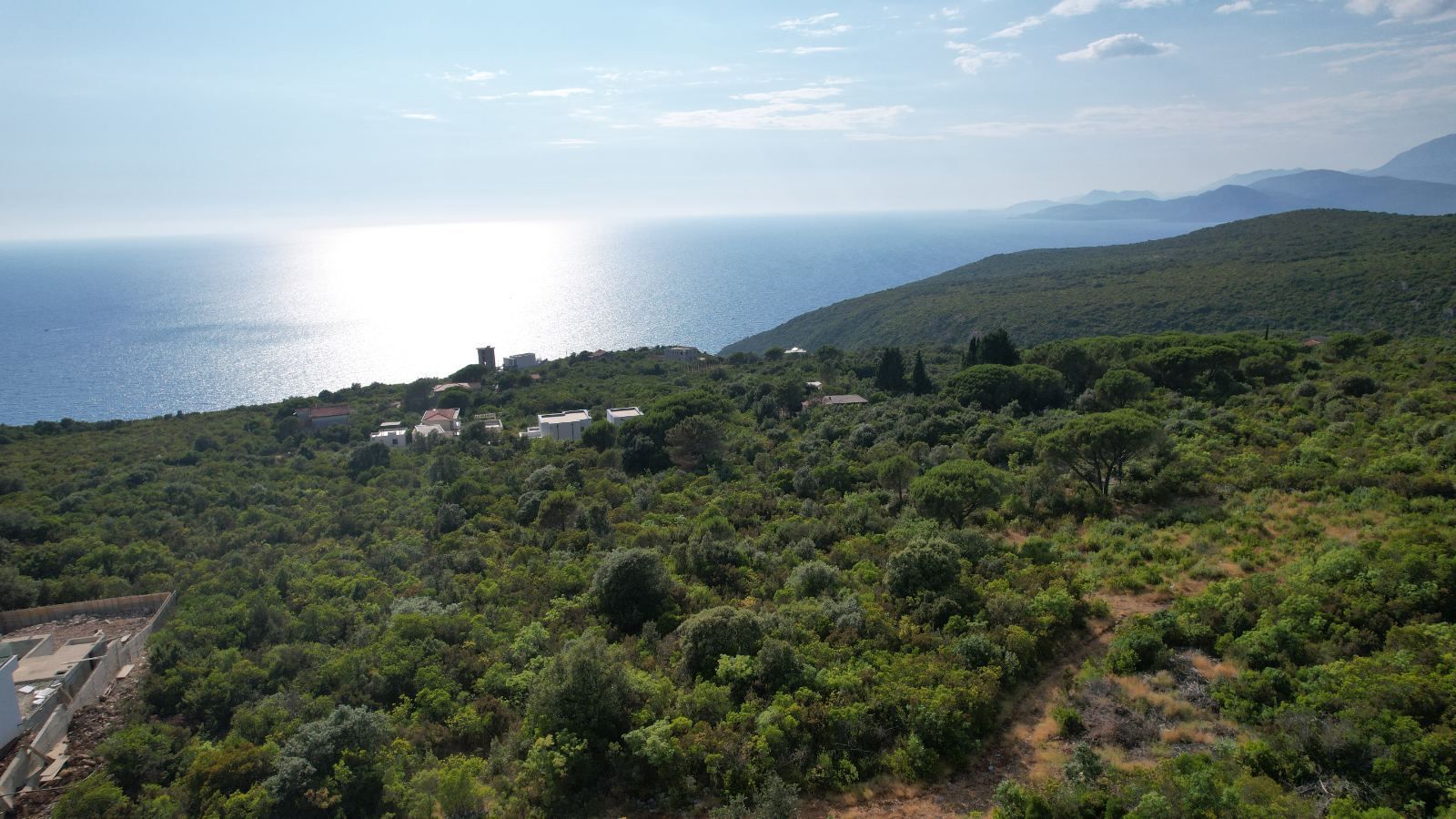 Urbanizovan plac 2270m² sa panoramskim pogledom na more – Zagora, Kotor – Hitna prodaja - Amfora Real Estate