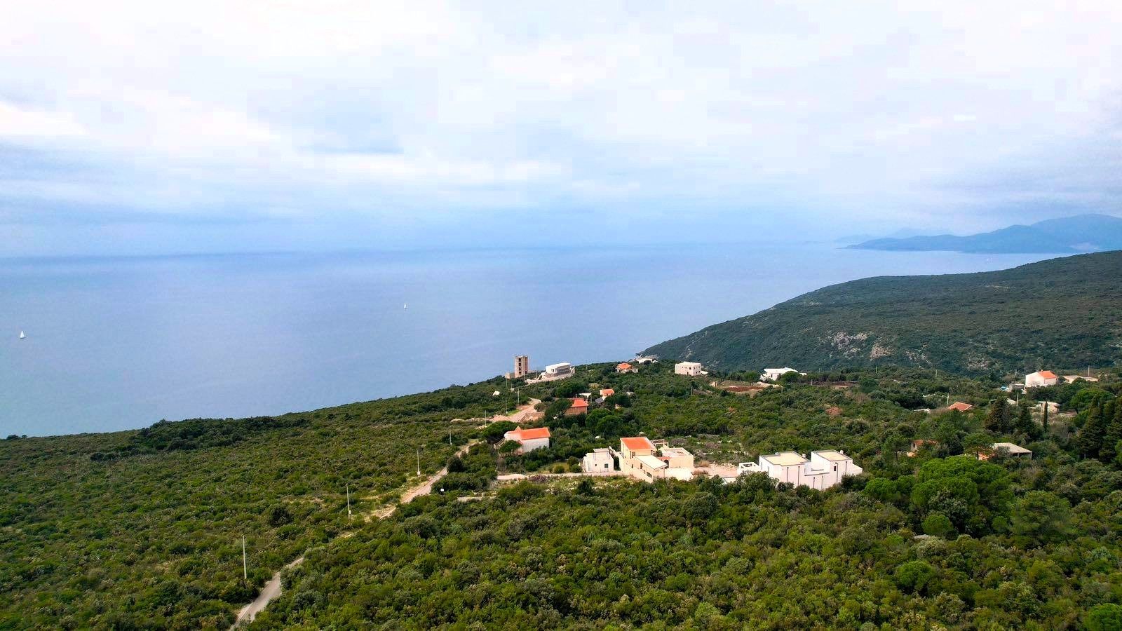 Urbanizovan plac 2270m² sa panoramskim pogledom na more – Zagora, Kotor – Hitna prodaja - Amfora Real Estate