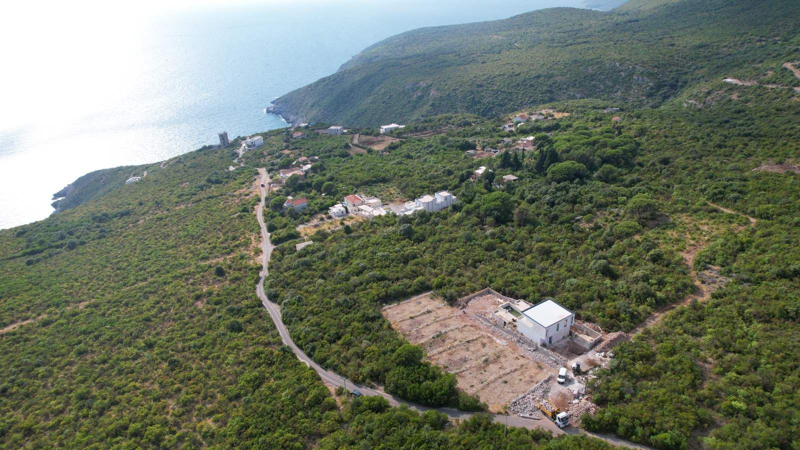 Urbanizovan plac 2270m² sa panoramskim pogledom na more – Zagora, Kotor – Hitna prodaja - Amfora Real Estate