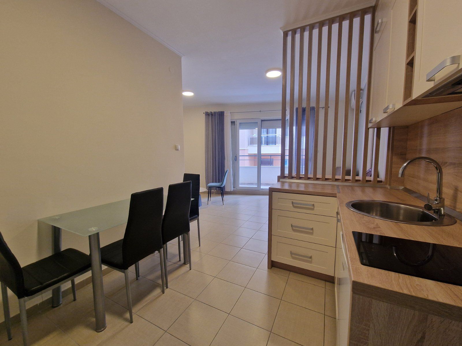 Studio apartman 35m2 sa prostranom terasom u Becicima (na duzi period) - Amfora Real Estate