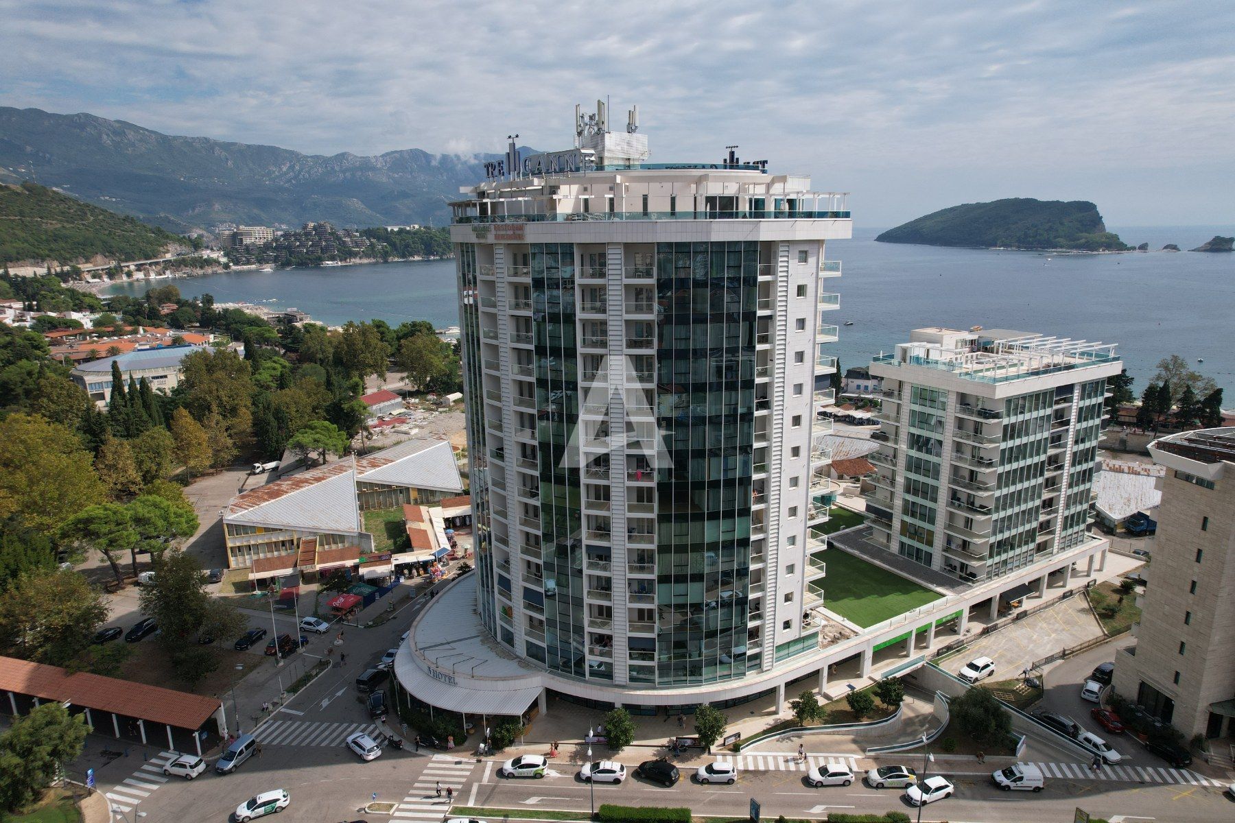 Dvosoban stan 104m2 sa pogledom na more,Tre Canne,Budva (Bez plaćanja poreza na prenos od 3%) - Amfora Real Estate