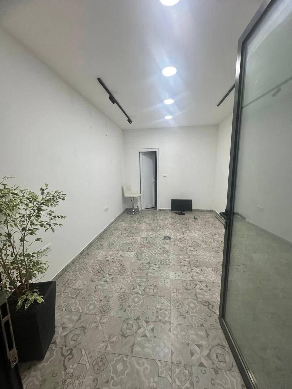 Potpuno opremljen poslovni prostor 69m² sa terasom – Old Bakery Budva - Amfora Real Estate