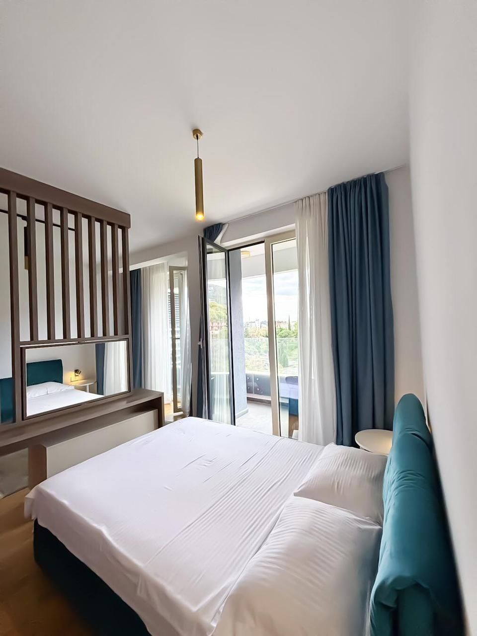 Prodaja luksuznog jednosobnog stana 40 m² sa panoramskim pogledom na more – Bečići, Skyline Resort - Amfora Real Estate