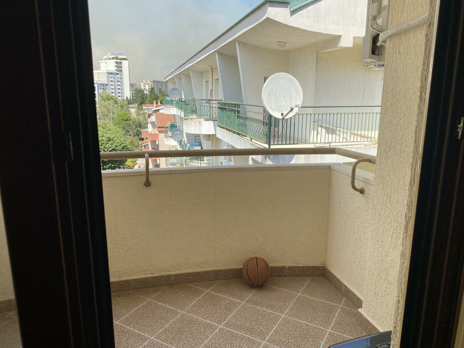 Dvosoban moderno opremljen stan 72 m² – Vezirov Most, Podgorica - Amfora Real Estate