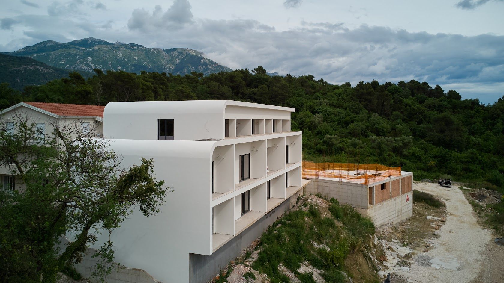 Jednosoban apartman 98.8m2 u novom kompleksu sa panoramskim pogledom na more – Tivat - Amfora Real Estate