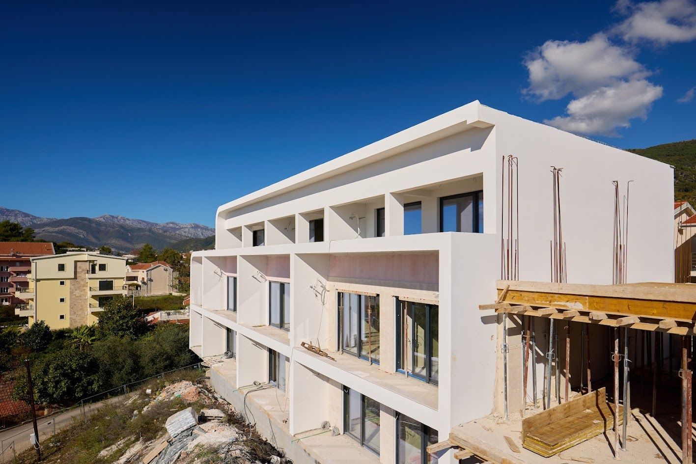 Jednosoban apartman 66.54m2 u novom kompleksu sa panoramskim pogledom na more – Tivat - Amfora Real Estate