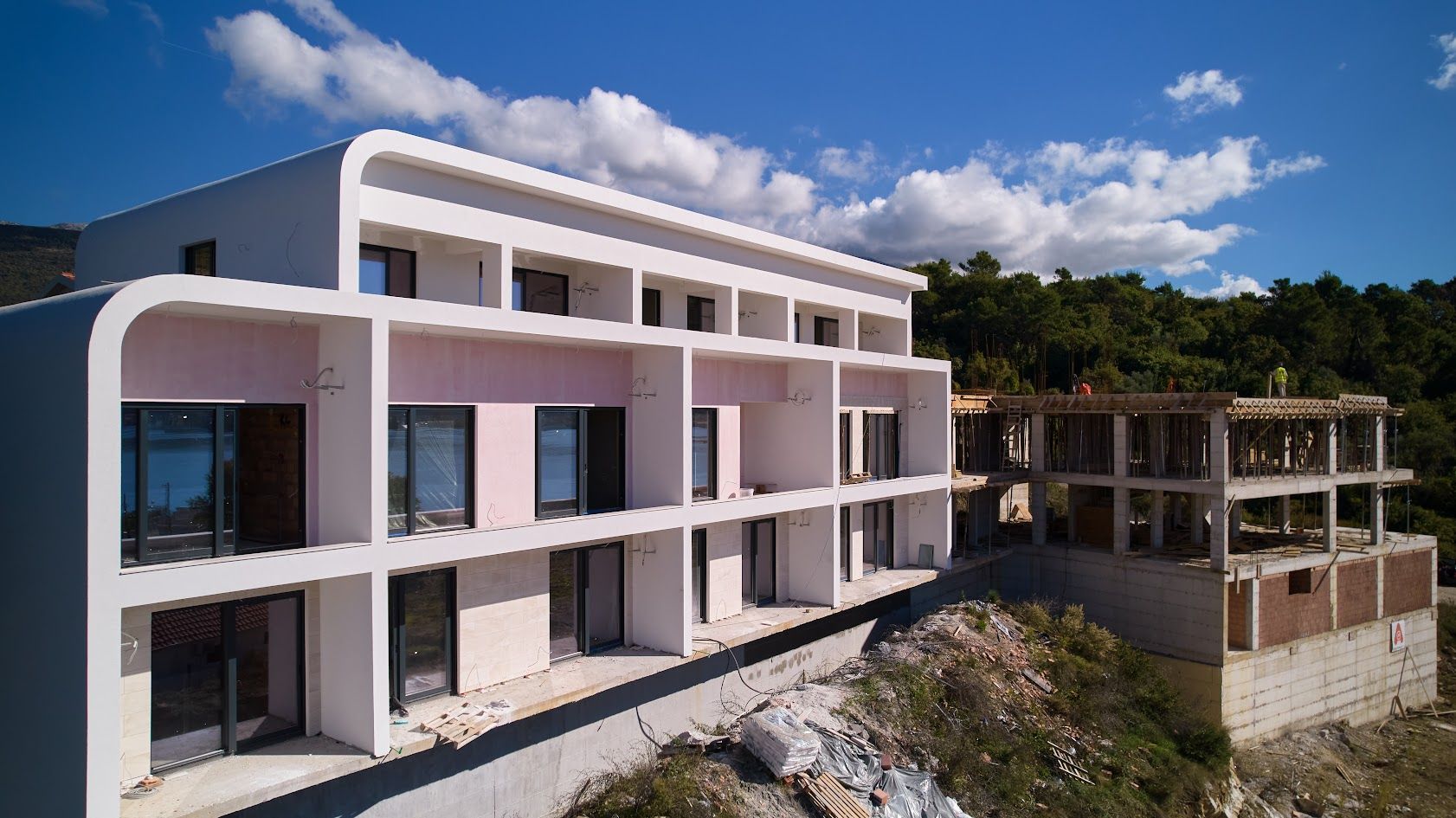 Jednosoban apartman 83.31m2 u novom kompleksu sa panoramskim pogledom na more – Tivat - Amfora Real Estate