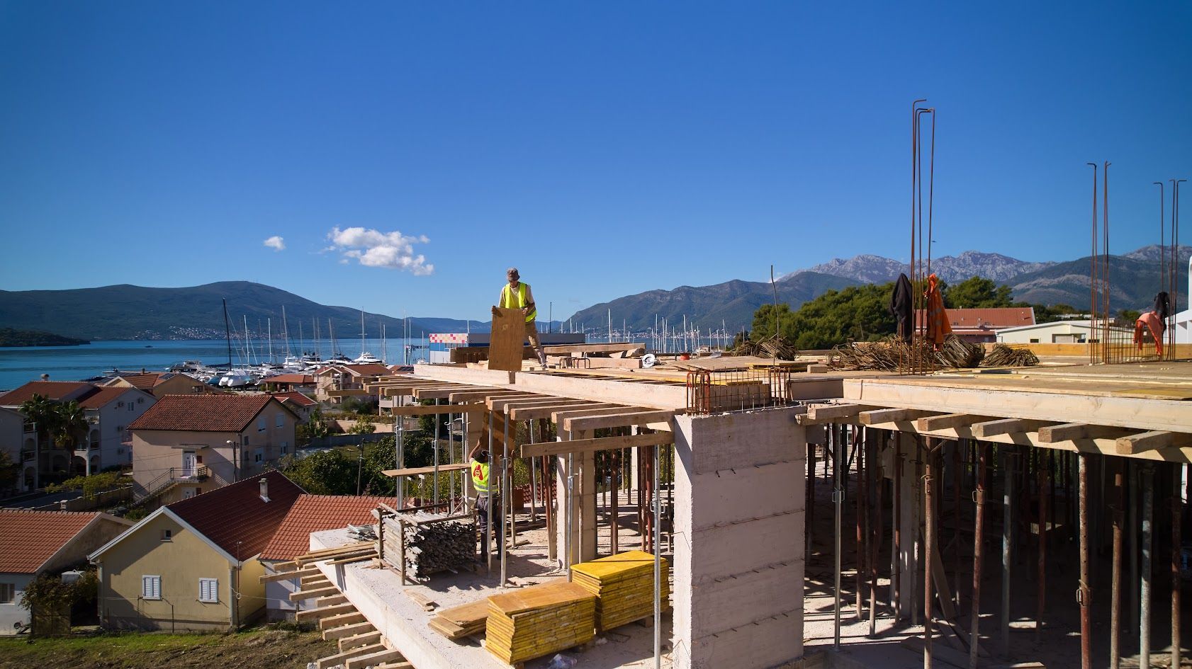 Jednosoban apartman 47.06m2 u novom kompleksu sa panoramskim pogledom na more – Tivat - Amfora Real Estate